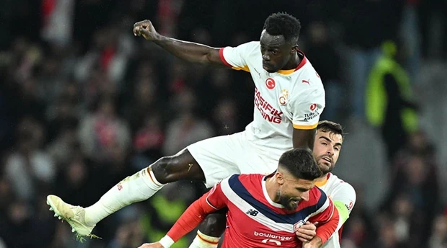 Galatasaray'da Davinson Sanchez savunmanın patronu