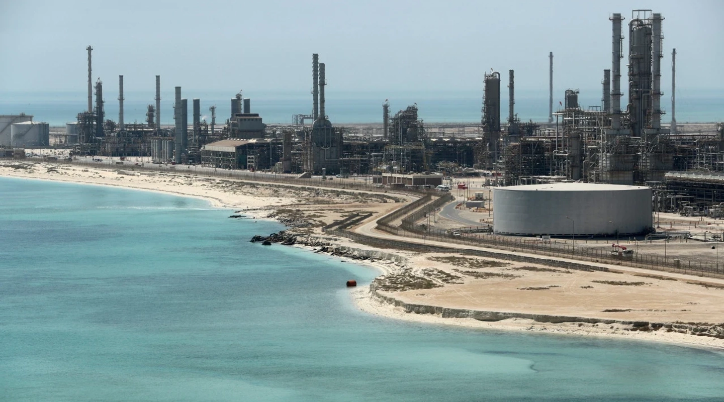 Suudi Arabistan petrol ihracatı zirvede, üretim rekor düşükte