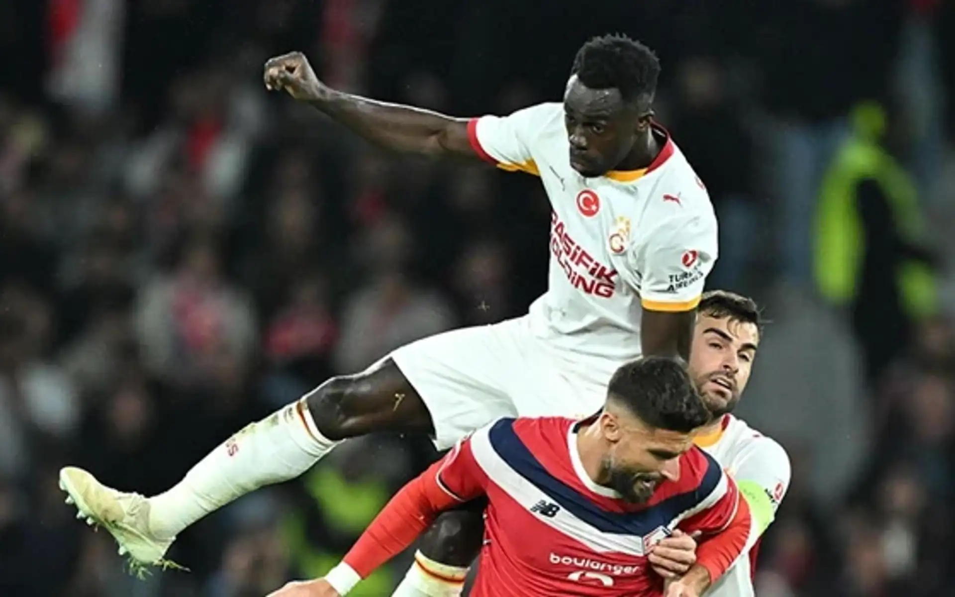 Galatasaray'da Davinson Sanchez savunmanın patronu