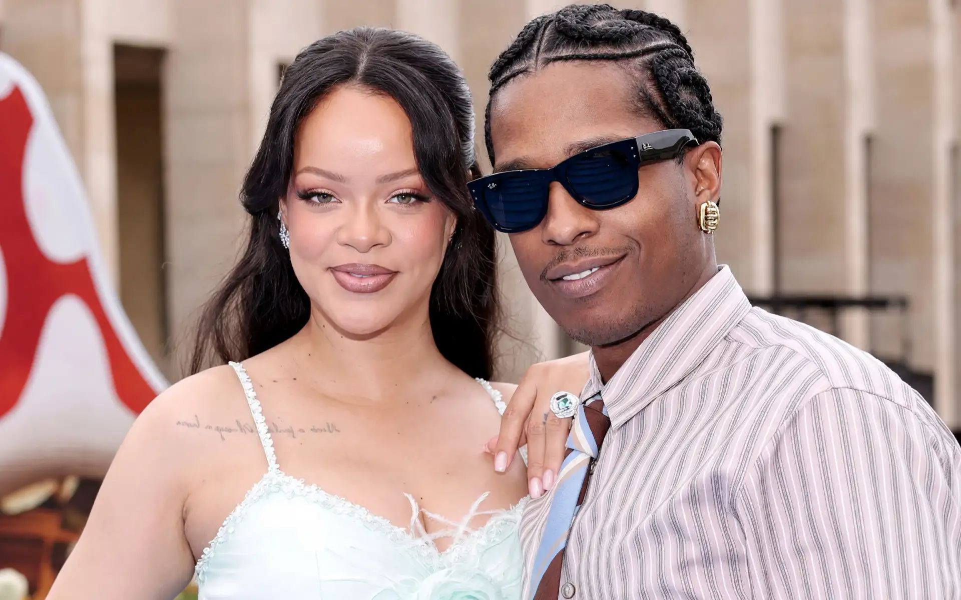 Helal Sana Rihanna Reis! Meğer Eşinin Görüşeceği Kadınları Kendi Seçiyormuş