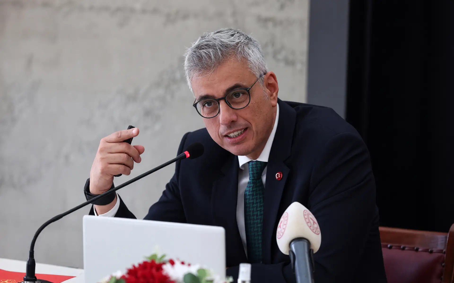 Bakan Memişoğlu: Türkiye’de 13-17 yaş arasındakilerin yüzde 30’u sigara kullanıyor