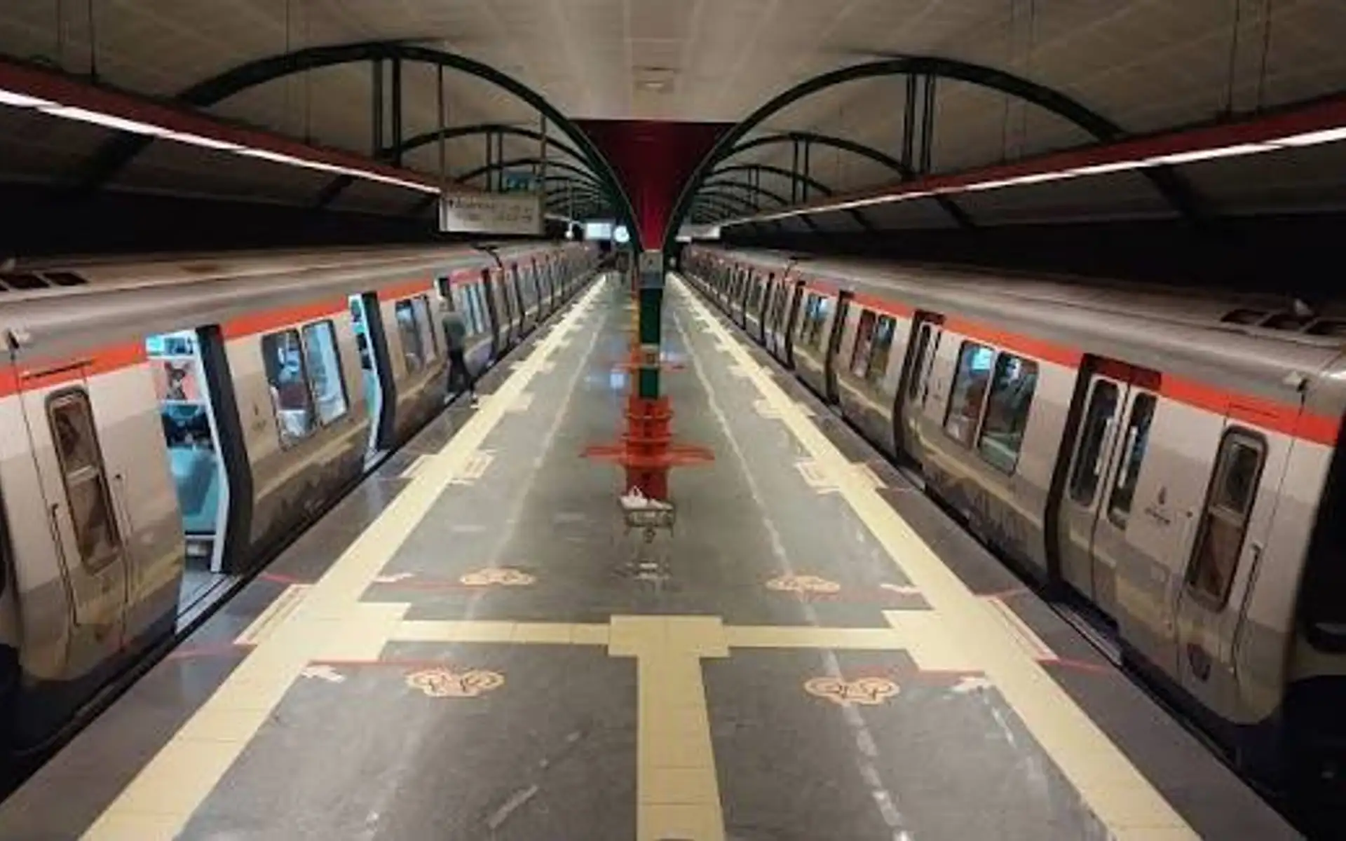 Derbi Gecesi İstanbul’da Raylar Durmayacak: Metrolara Gece Yarısı ve Seyrantepe Ayarı