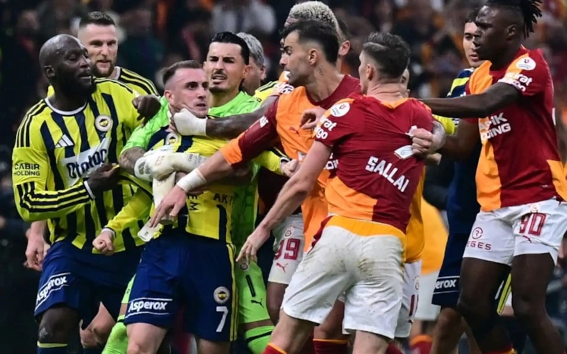 Galatasaray’dan Olaylı Derbi Sonrası Açıklama: “Gürültü Geçer, Gerçekler Kalır”