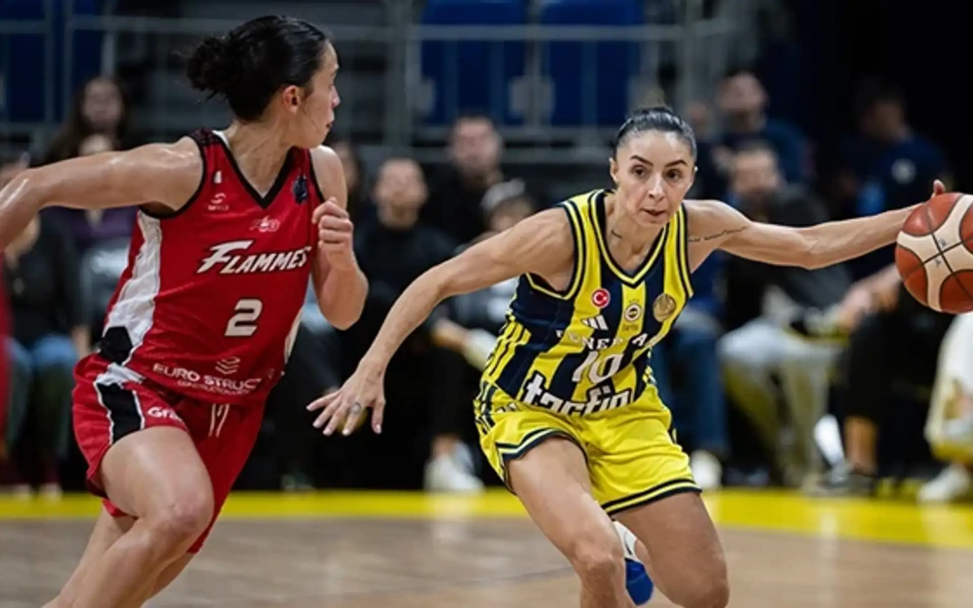 Fenerbahçe'den Flammes Carolo'ya 10 sayı farkla galibiyet