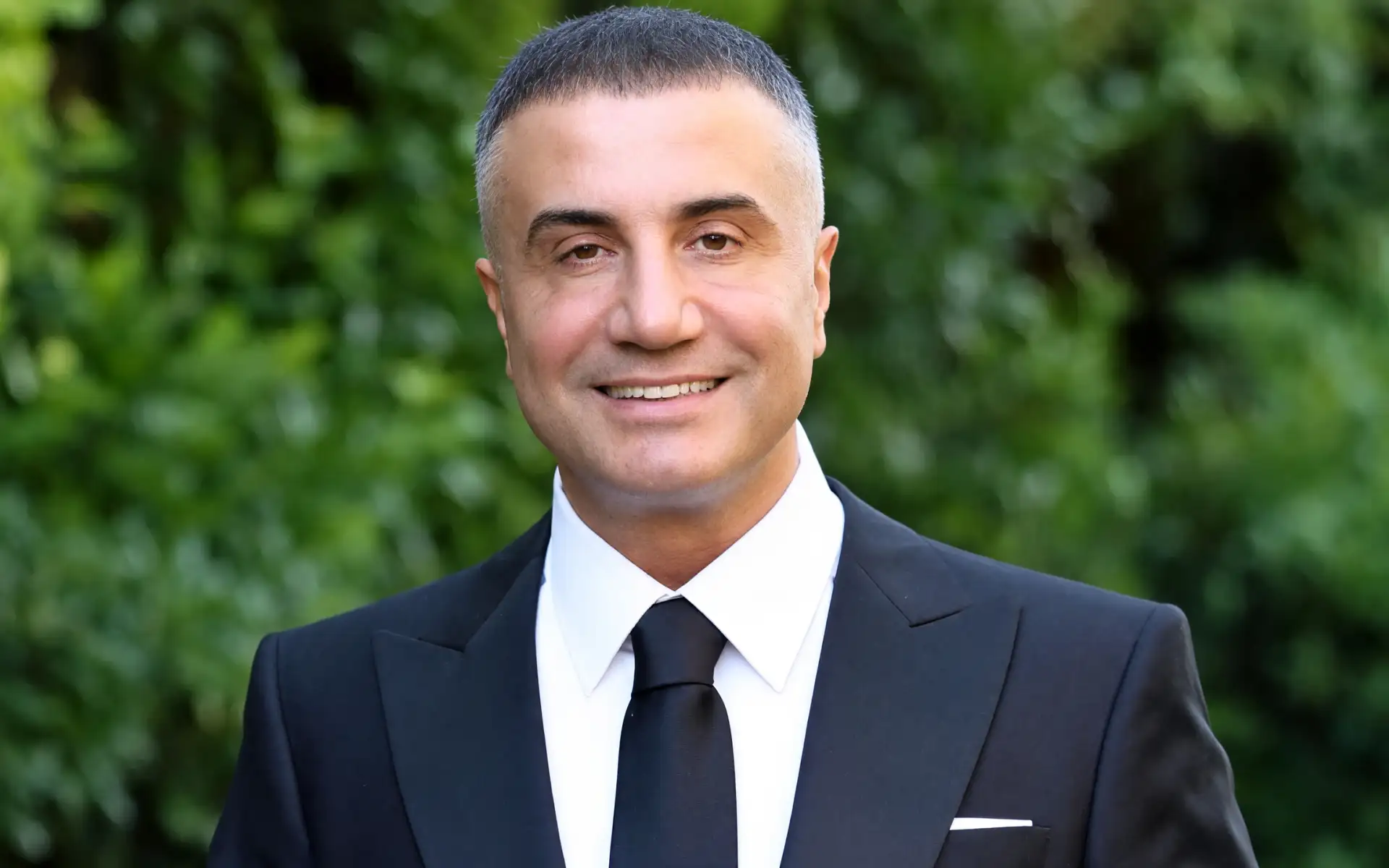 Sedat Peker, Felçli Eski Özel Harekat Polisinin Tedavi Masrafını Üstlendi