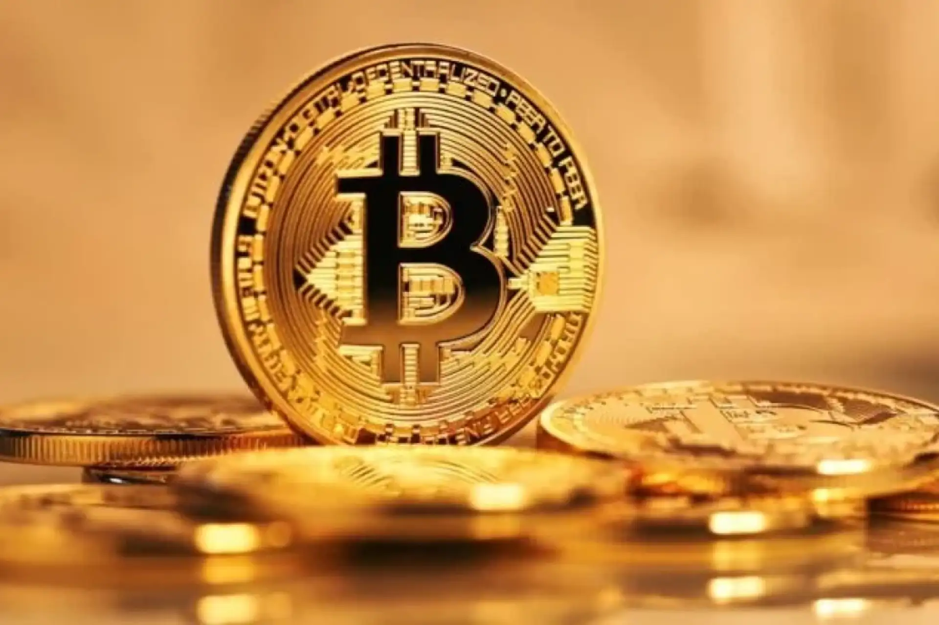 Bitcoin tarihinde ilk: 100 bin doları aştı