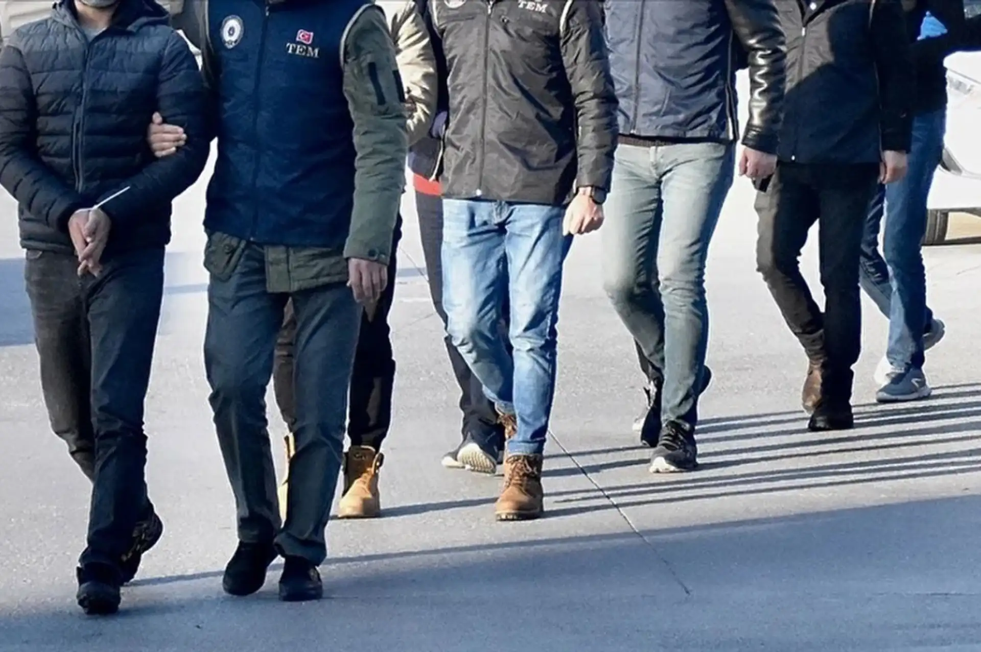 FETÖ'ye Ağır Darbe! 'Kıskaç-33' Operasyonlarında 38 İlde 63 Şüpheli Yakalandı