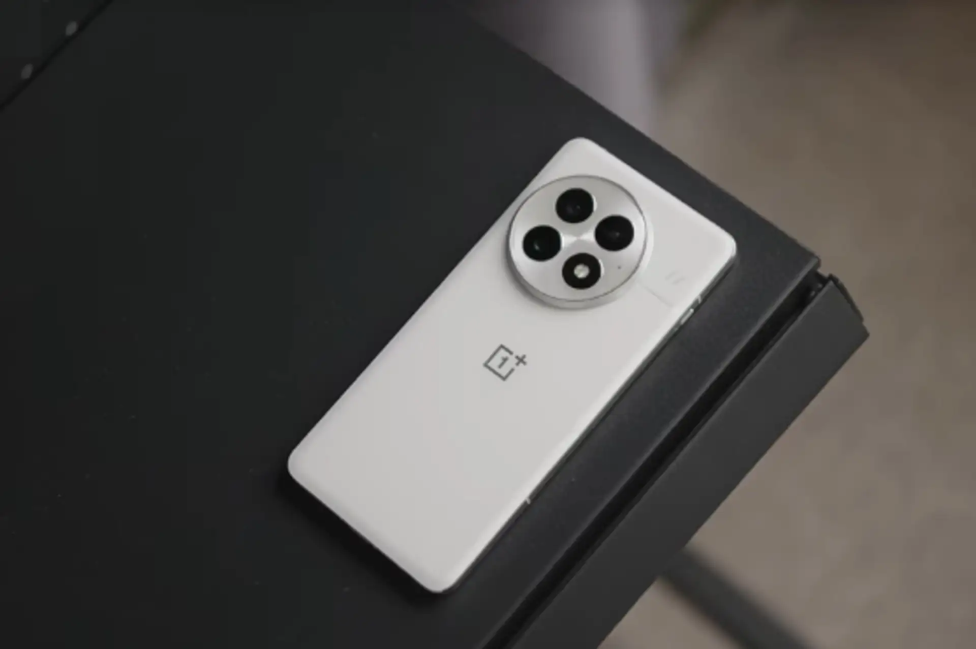 OnePlus 13 Güncellendi: Gemini Nano Desteği Geldi