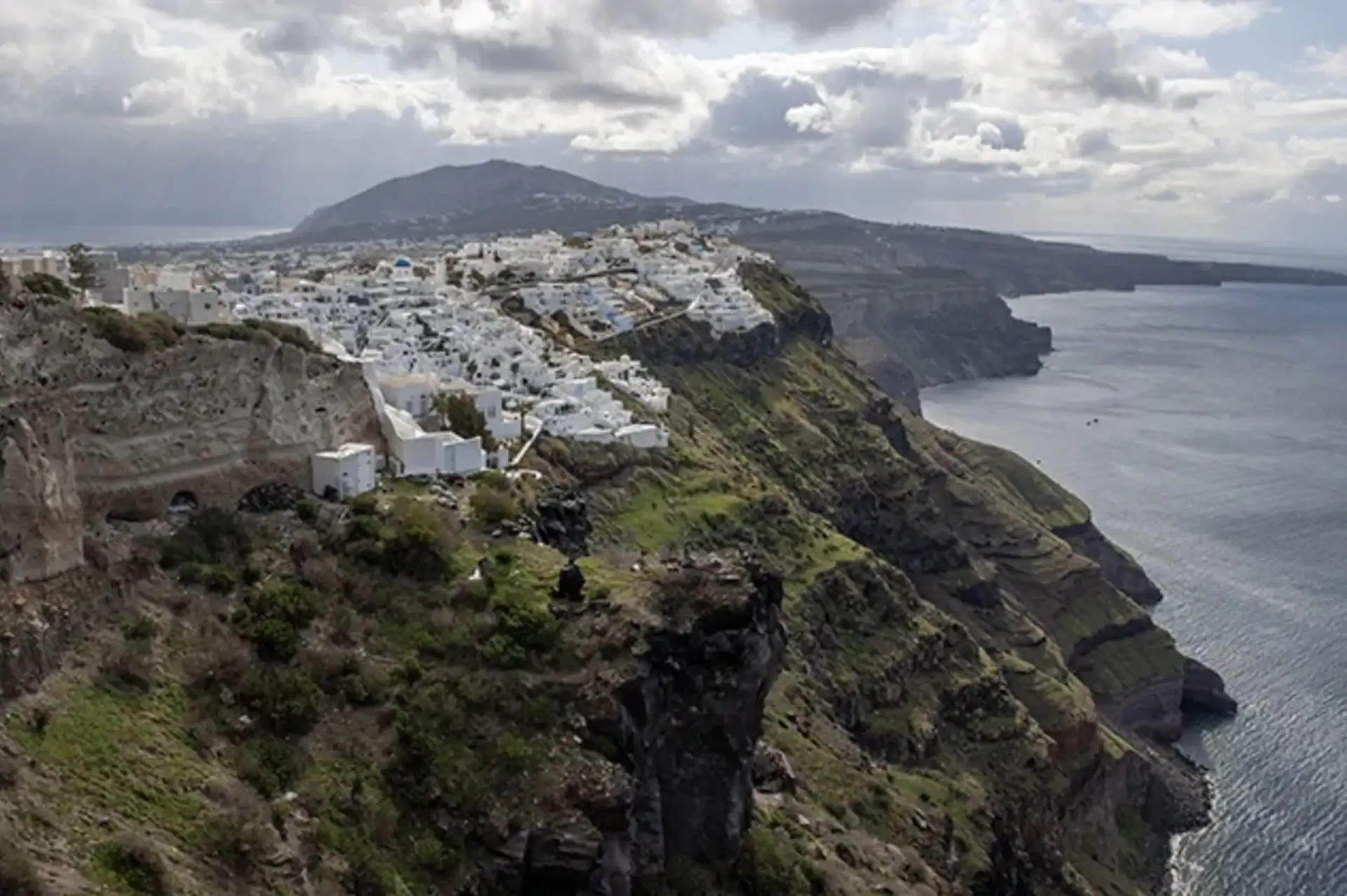 Ege Denizi Beşik Gibi Sallanıyor: Santorini Adası 6 Cm İlerledi, 4 Cm Yükseldi!