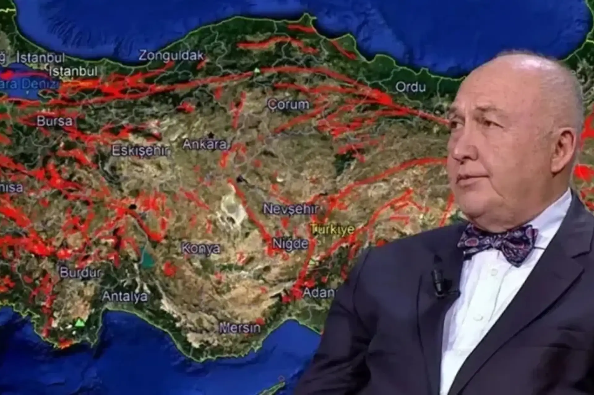 Ahmet Ercan'dan Marmara Depremi Açıklaması: 132 Atom Bombası Detayı Dikkat Çekti!