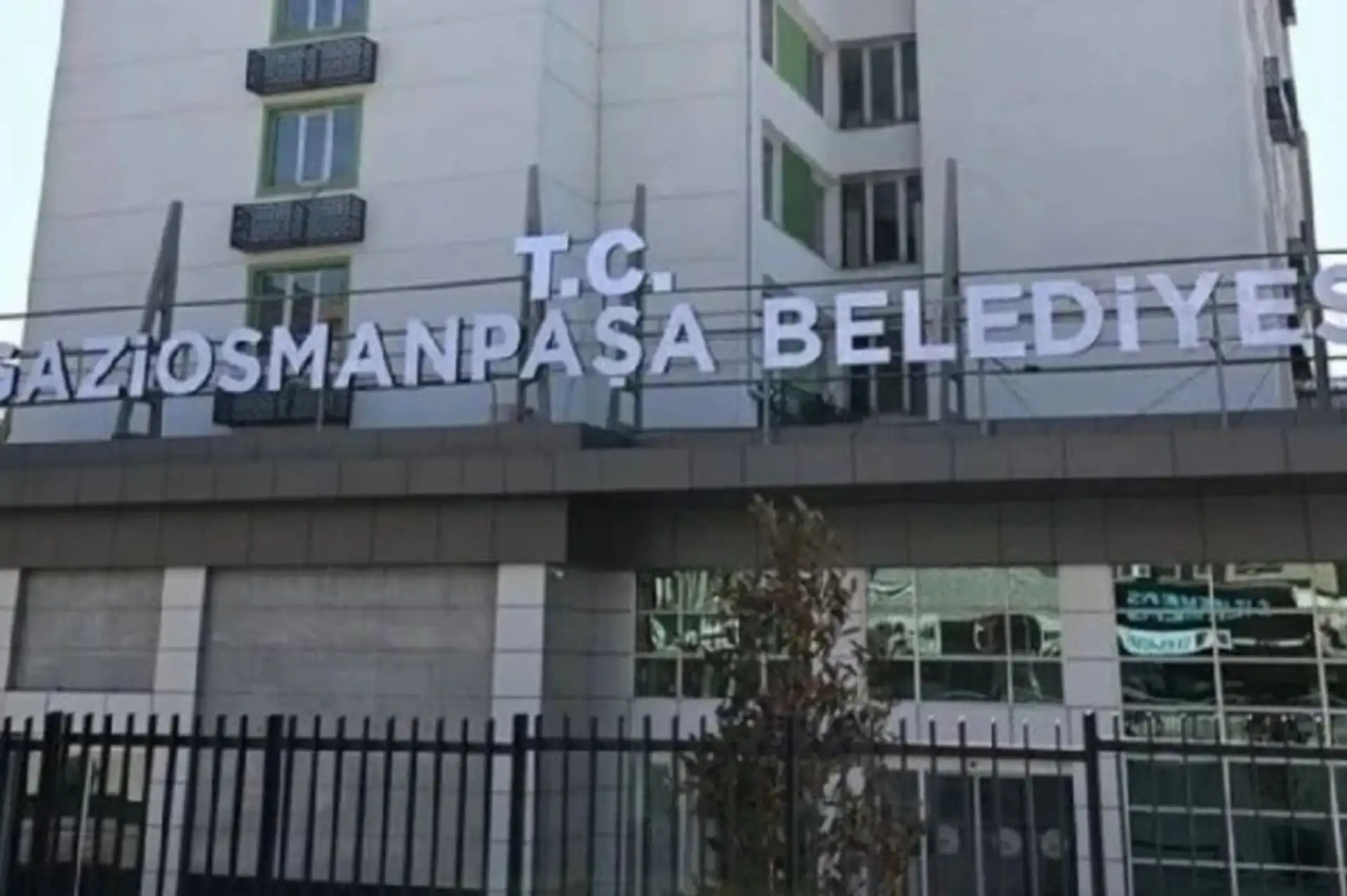 Gaziosmanpaşa Belediyesi AK Parti'ye Geçti: Yeni Başkanvekili Eray Karadeniz Kimdir?