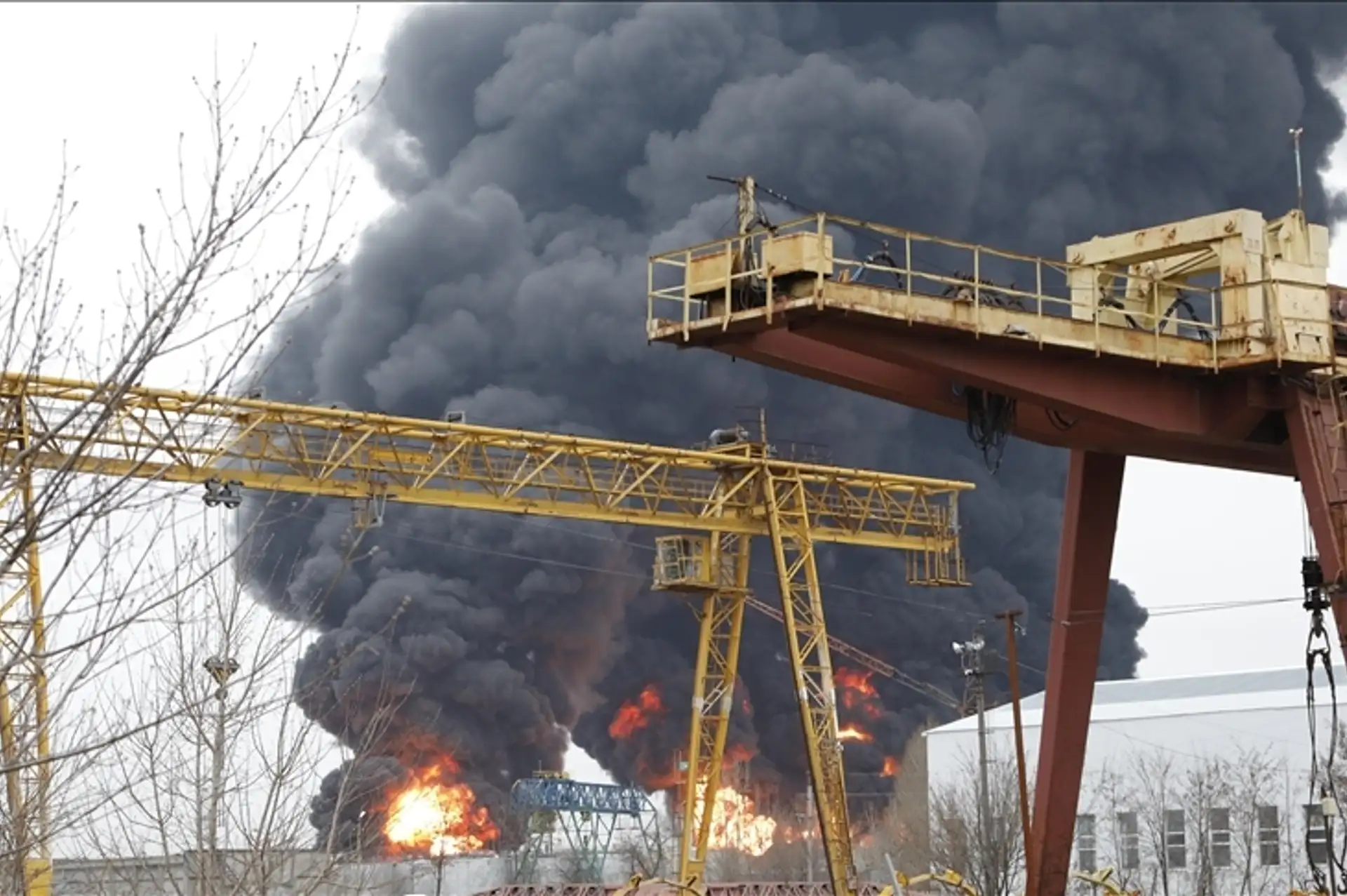 Ukrayna'dan Rus Enerji Tesislerine Yeni Saldırı