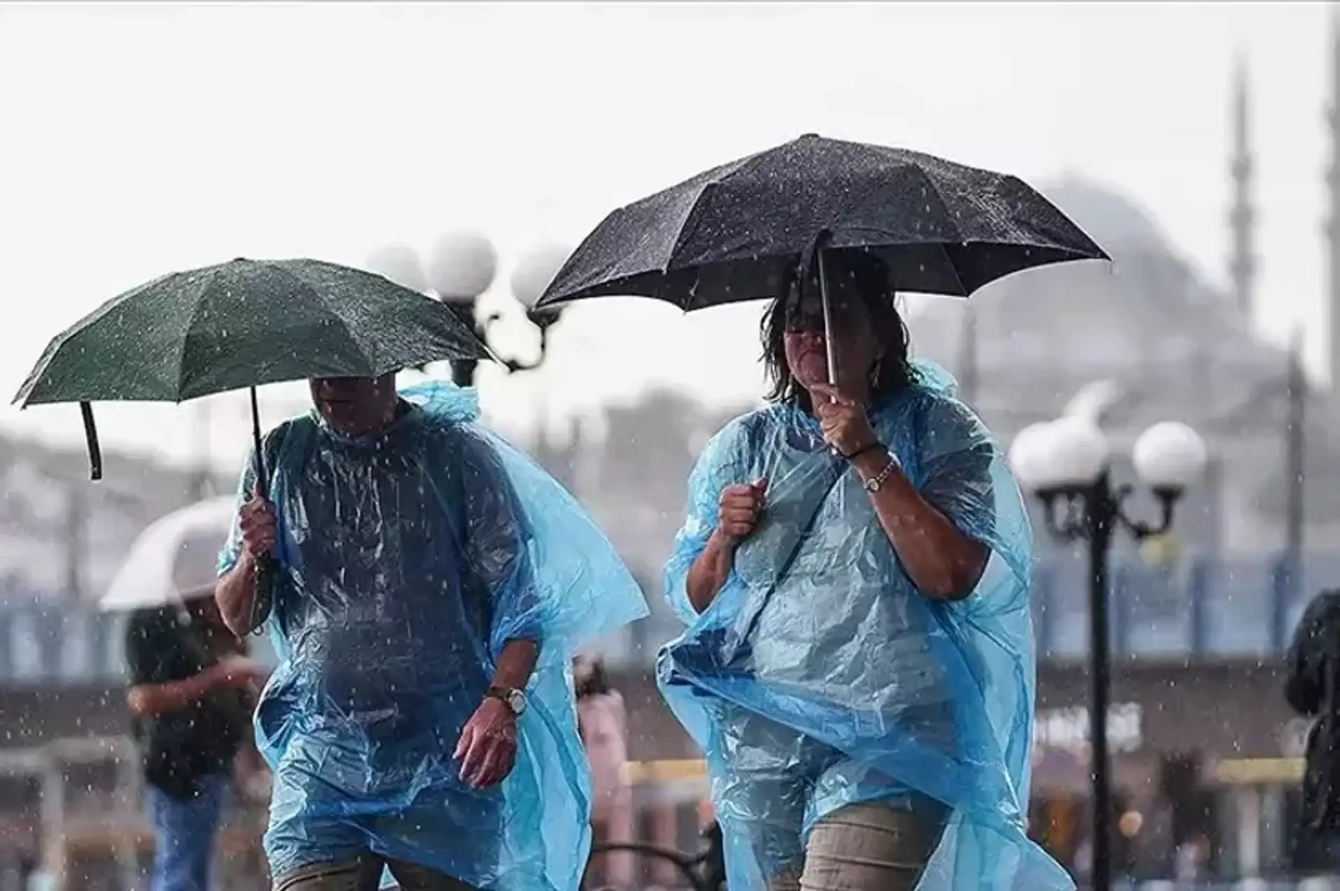 Meteoroloji'den Son Dakika Sağanak ve Fırtına Uyarısı