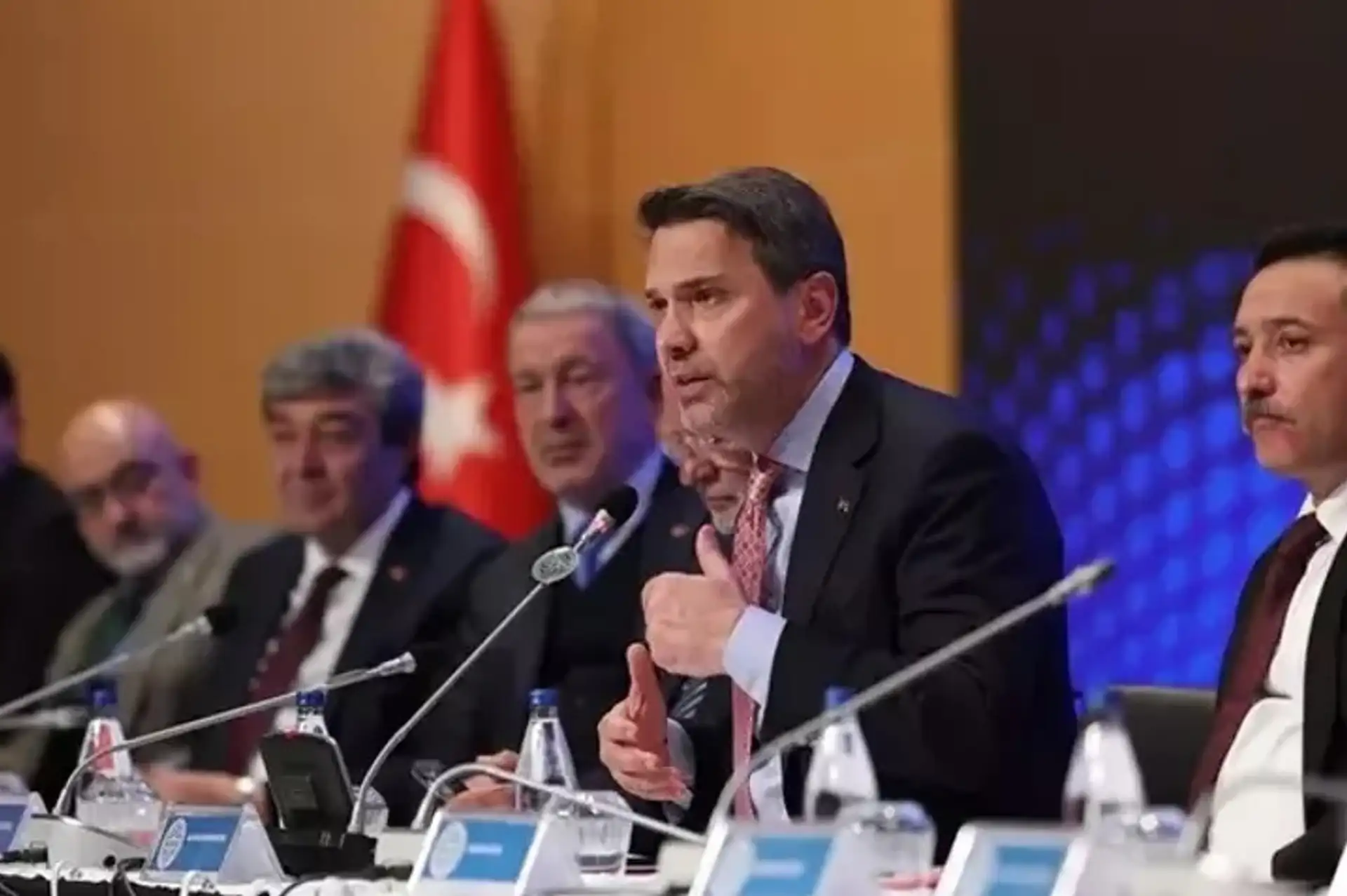 Bakan Bayraktar'dan Enerjide Tam Bağımsızlık Mesajı