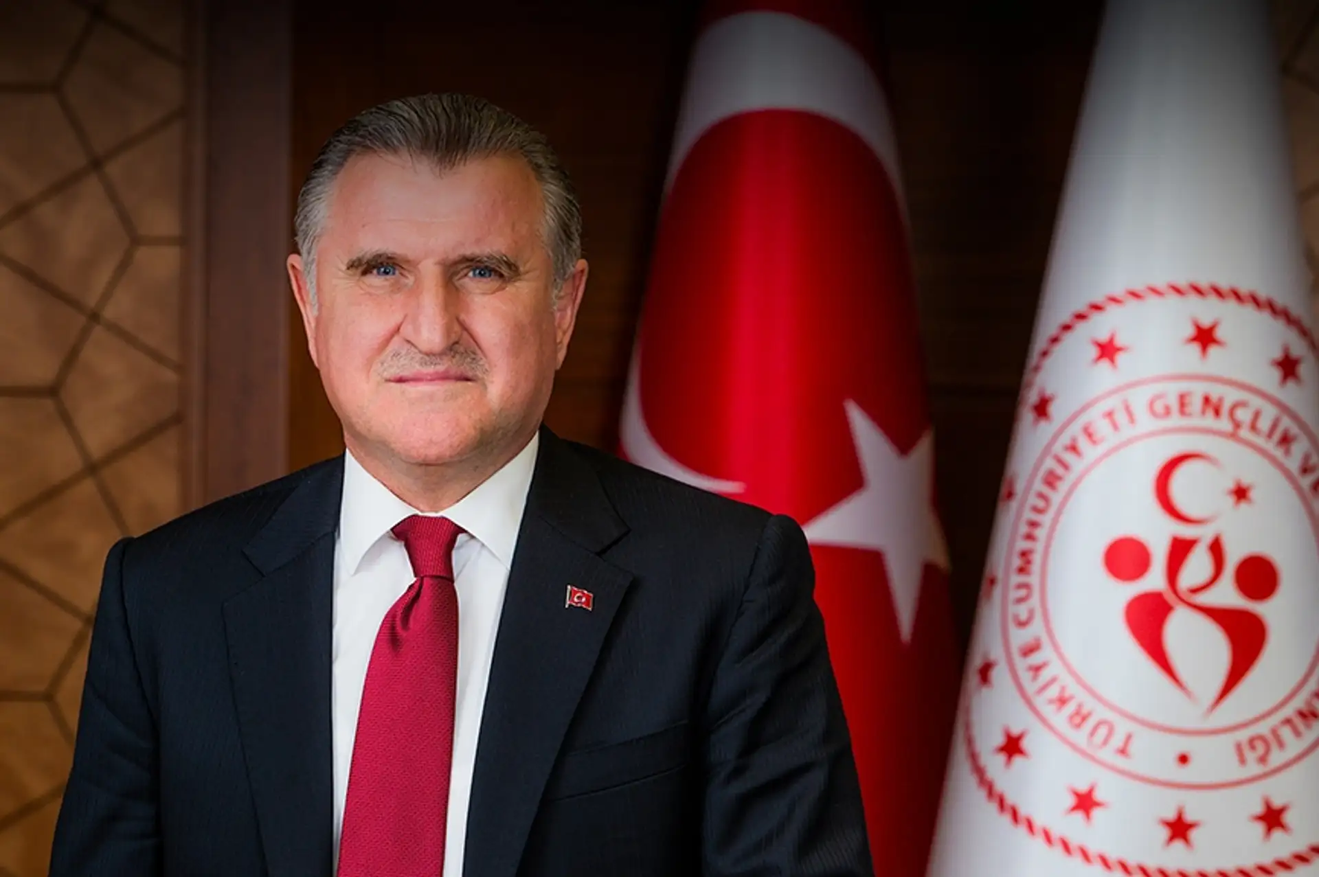 Bakan Bak'tan Sivasspor Camiasına Destek Mesajı