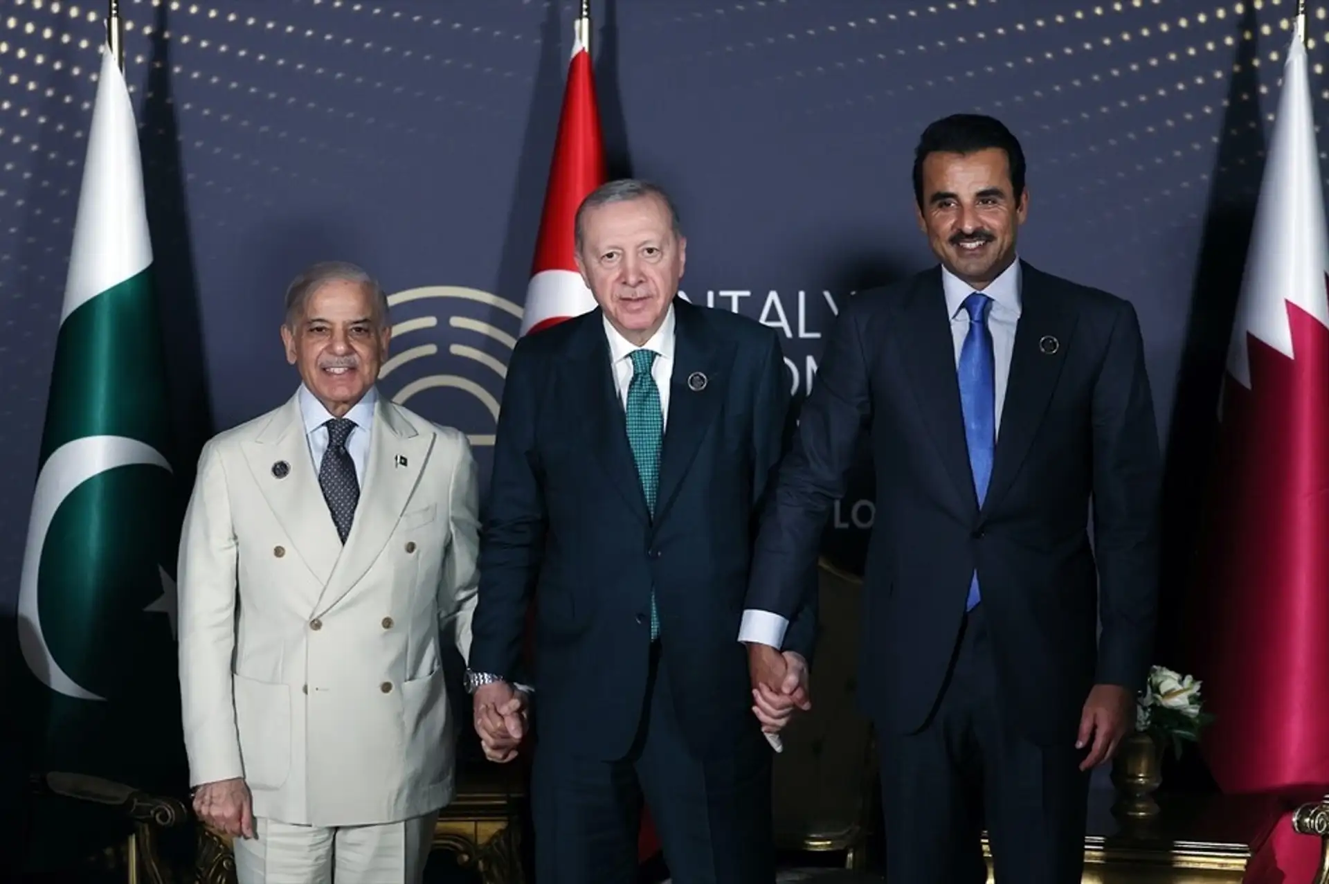Antalya'da Diplomasi Trafiğinde 'Barışın Anahtarı Türkiye' Vurgusu