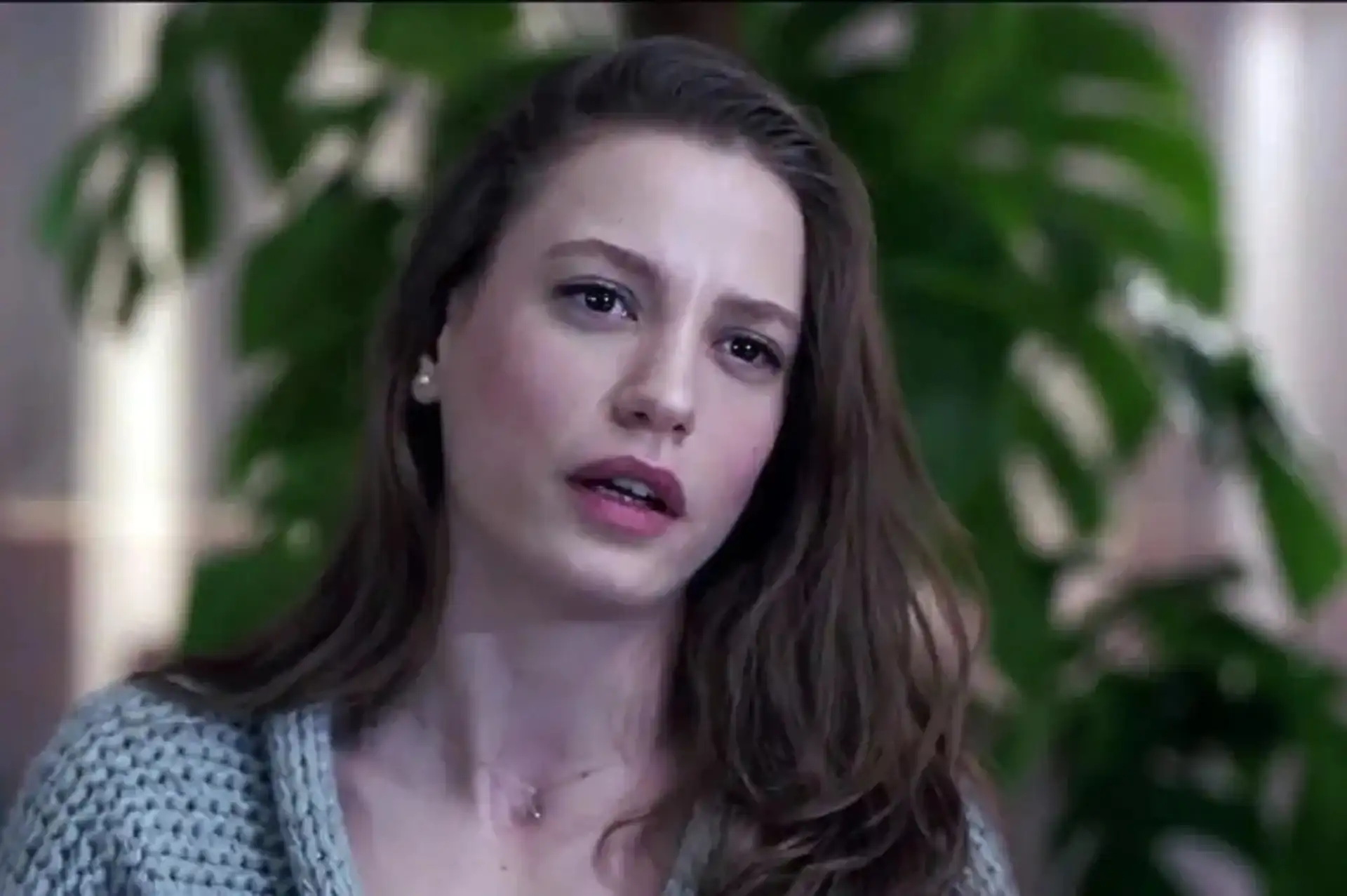 Serenay Sarıkaya ve Zeynep Tuğçe Bayat 'Sevdiğim İnsanlar' Filminde Yeniden Bir Arada
