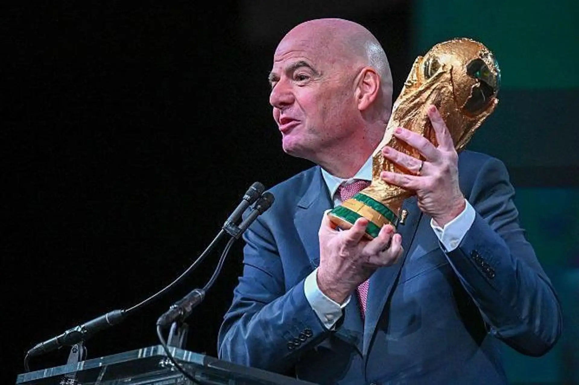 FIFA Başkanı Infantino'dan İran Milli Takımı'na Övgü: "Dünyaya Güçlü Bir Mesaj Verdiniz"
