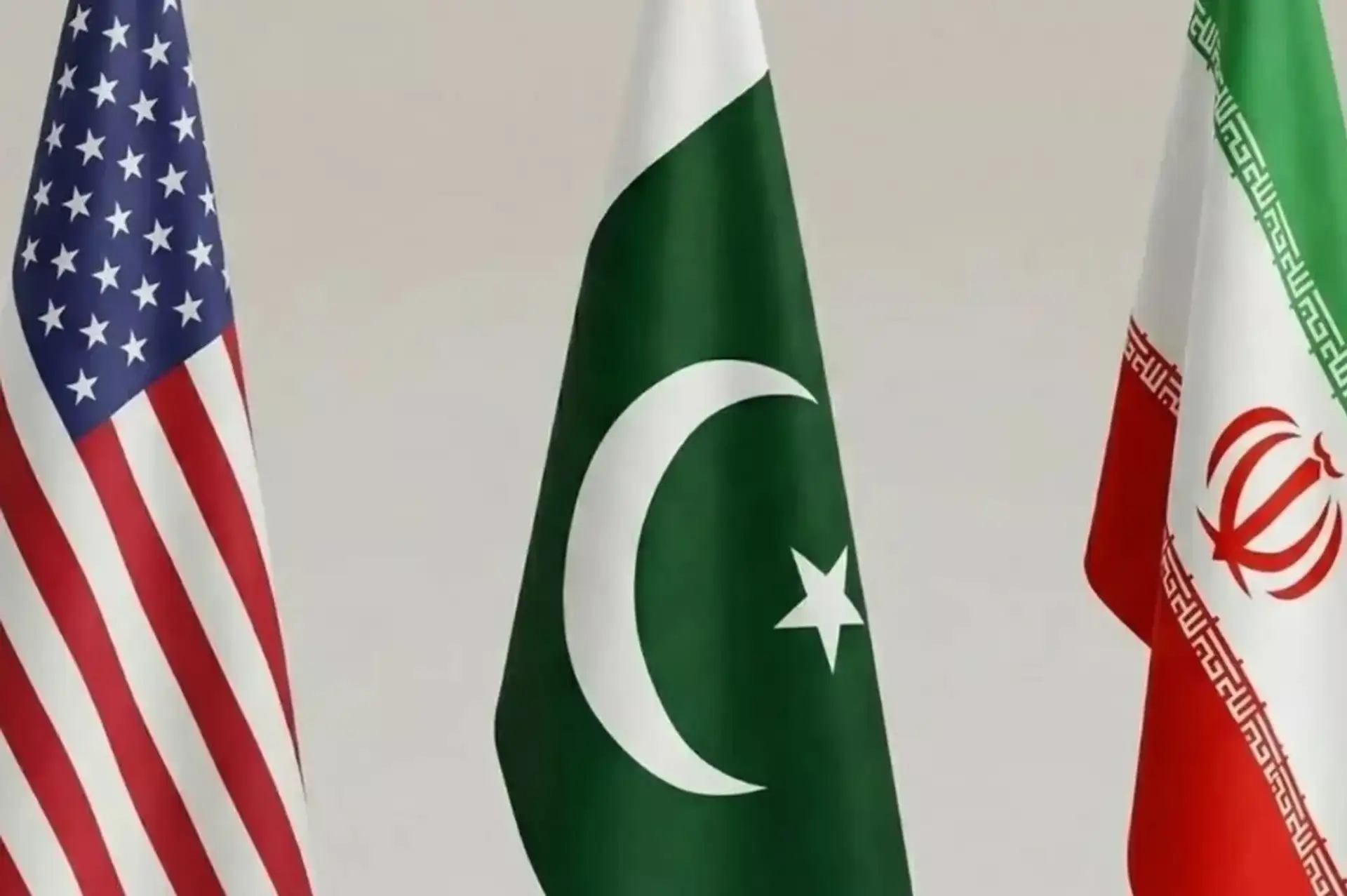 Pakistan'da ABD-İran Savaşını Bitirmek İçin Diplomasi Trafiği Yürütülüyor