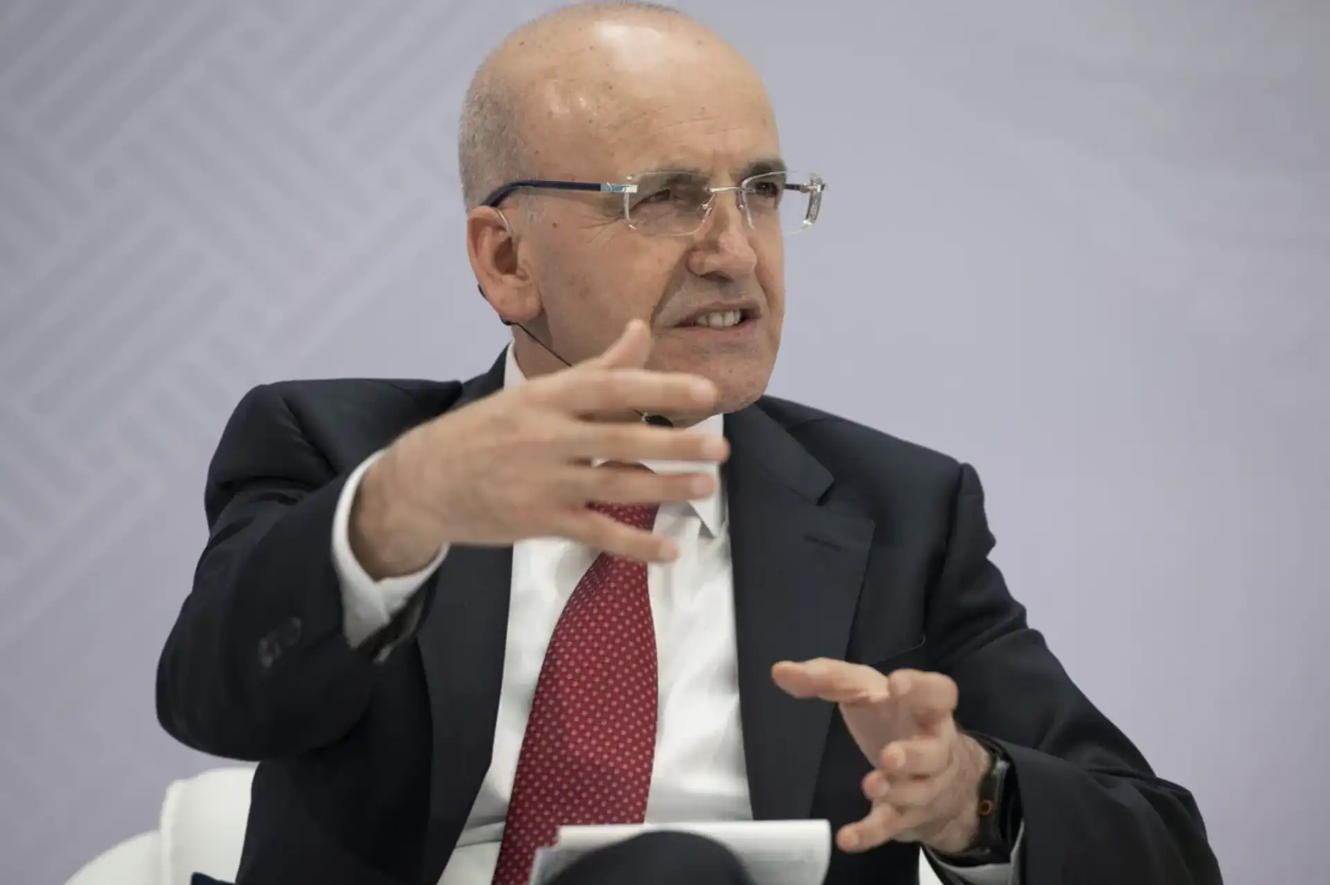 Bakan Şimşek'ten bütçe değerlendirmesi: "Mali disiplini koruyoruz, hedefler doğrultusundayız"