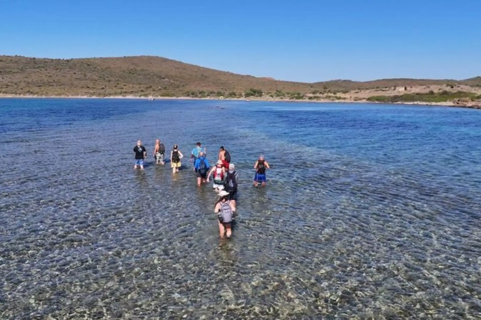 Ayvalık'ın Popüler Noktası Yalancı Boğaz'da Facia Son Anda Önlendi! Esnaf, Tatilciyi Son Anda Kurtardı