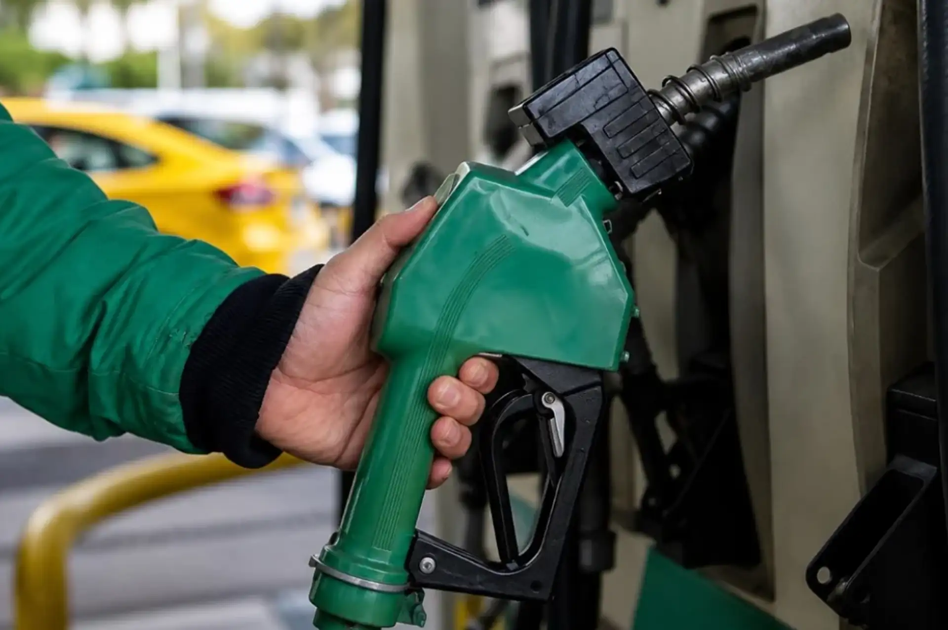 Petrol Fiyatlarındaki Düşüş Pompaya İndirim Olarak Yansıdı: Motorin 81 TL'nin Altına Geriledi