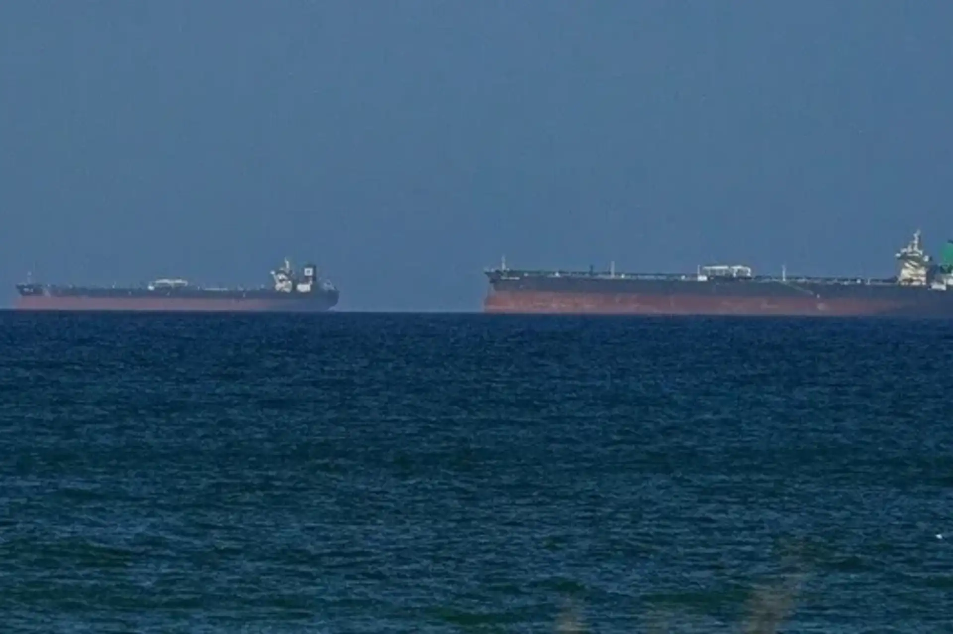 Hürmüz Boğazı’ndan çıkan tankere Umman açıklarında saldırı