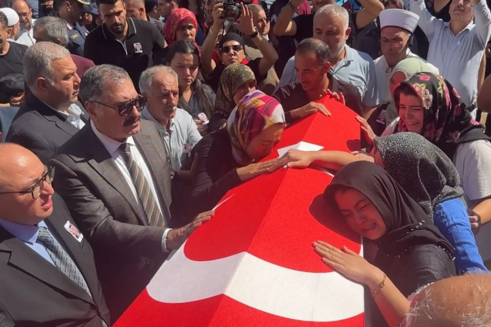 Girne Gemi Kazasında Hayatını Kaybeden Uzman Çavuş Erdemli'de Toprağa Verildi