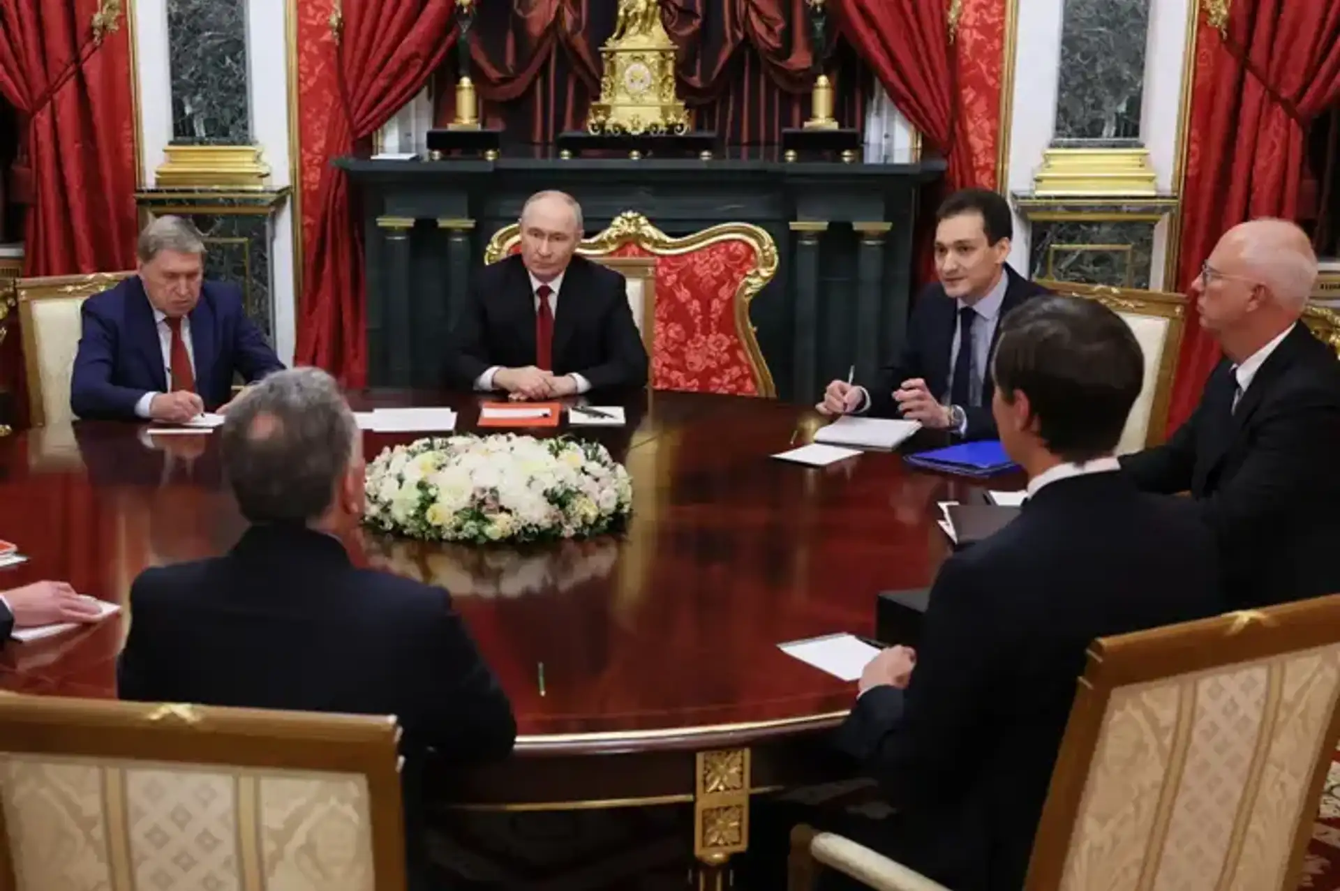 Trump'ın Temsilcileri Moskova'da Putin ile Barış Adımlarını Ele Aldı