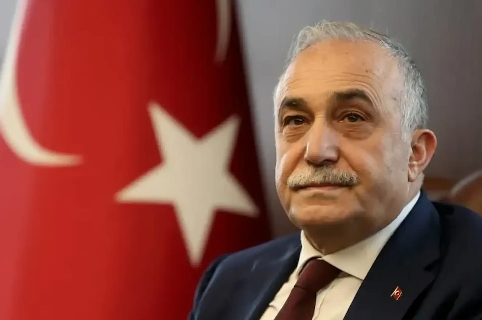 Ahmet Eşref Fakıbaba İYİ Parti'den ve Milletvekilliğinden İstifa Etti
