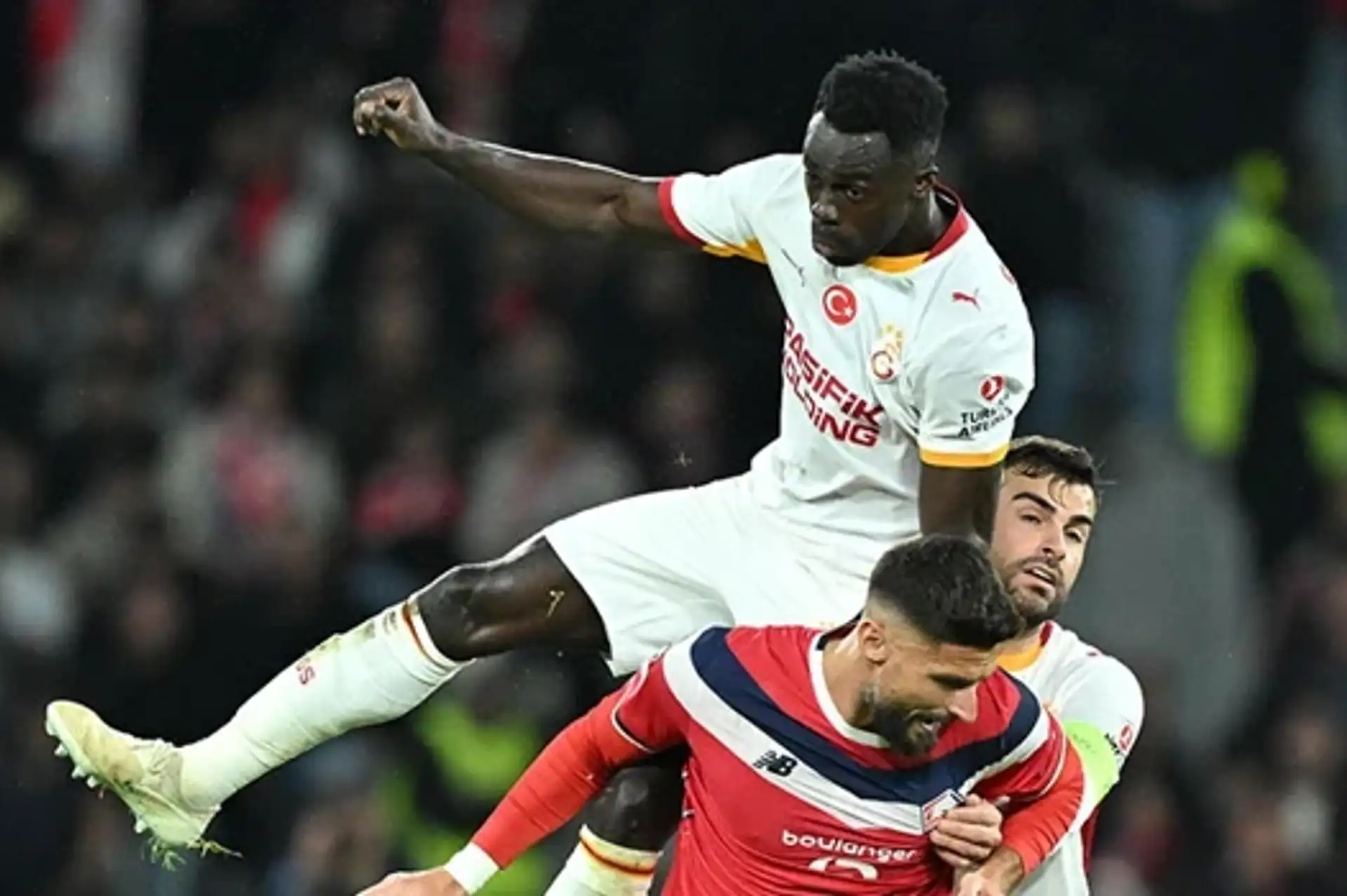 Galatasaray'da Davinson Sanchez savunmanın patronu