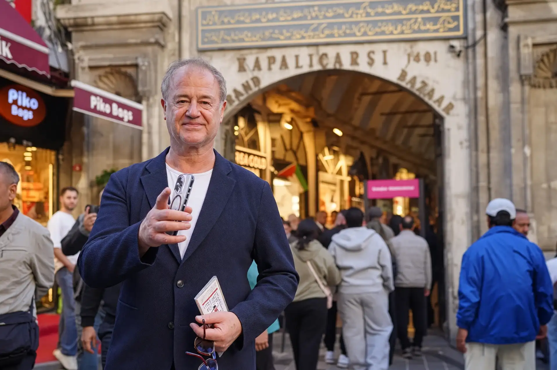 Game of Thrones Yıldızı Owen Teale İstanbul’a Hayran Kaldı