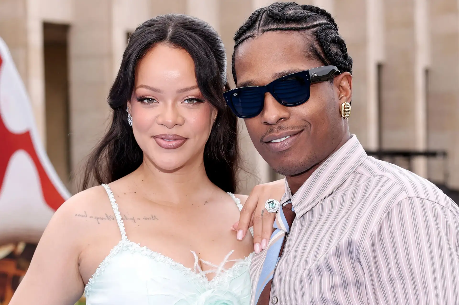 Helal Sana Rihanna Reis! Meğer Eşinin Görüşeceği Kadınları Kendi Seçiyormuş