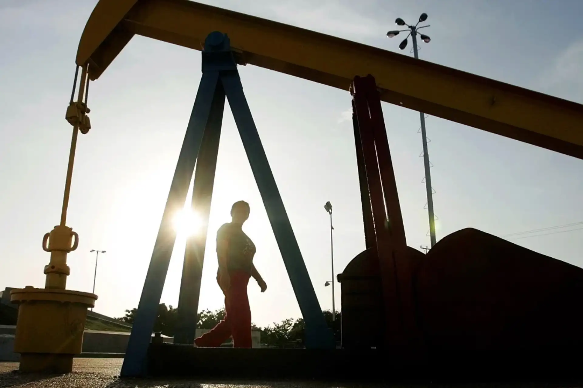 Saldırılar petrol fiyatlarını körükledi: Güvenlik krizi alarmı