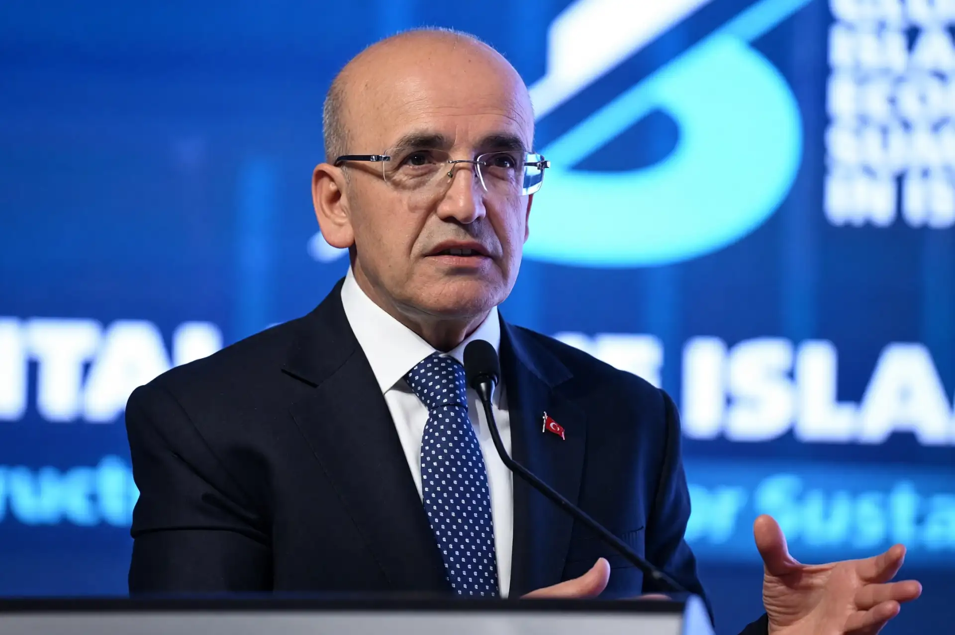 Şimşek: "Türkiye Küresel Borçluluk Açısından Avantajlı Konumda"