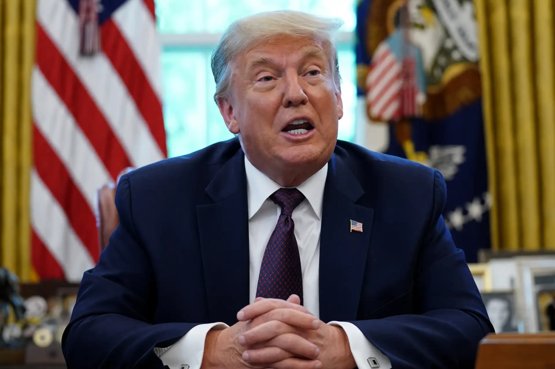 Trump: İran seçimler öncesi petrol fiyatlarını yükseltmeye çalışıyor