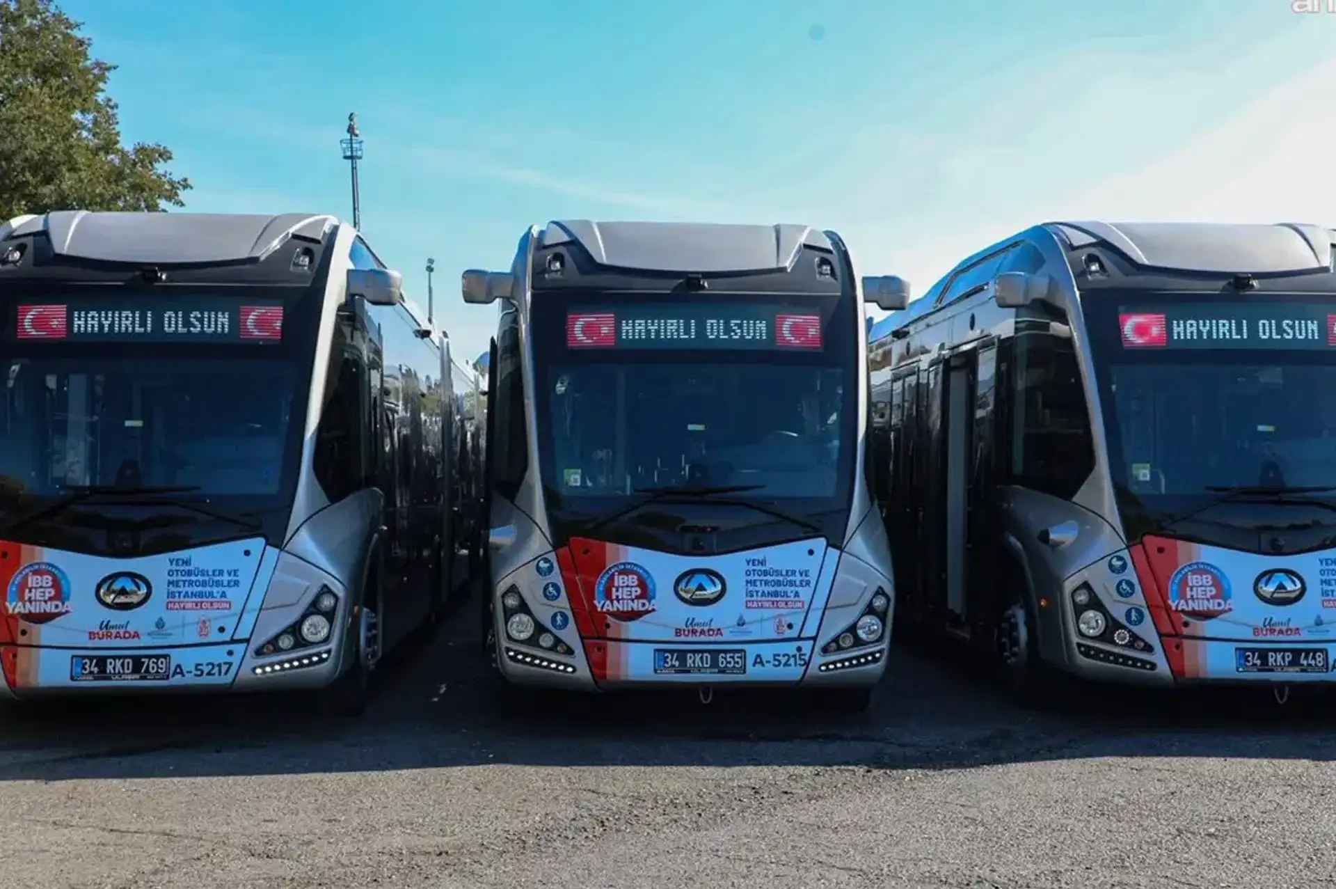 İstanbul Büyükşehir Belediyesi’nin Yeni Metrobüsleri Hizmete Başladı