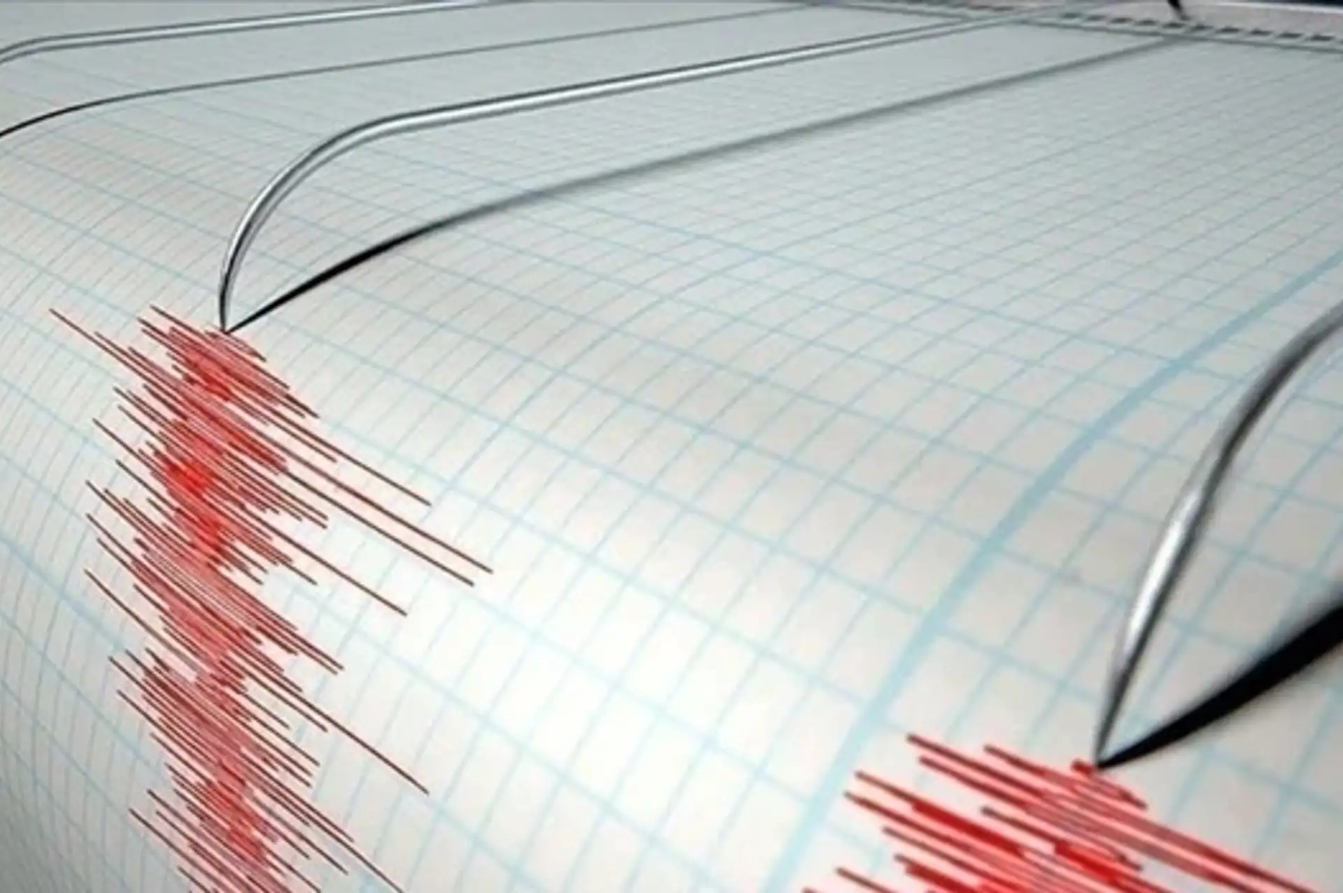 İtalya'nın Sicilya kıyısında 5.6 büyüklüğünde deprem meydana geldi