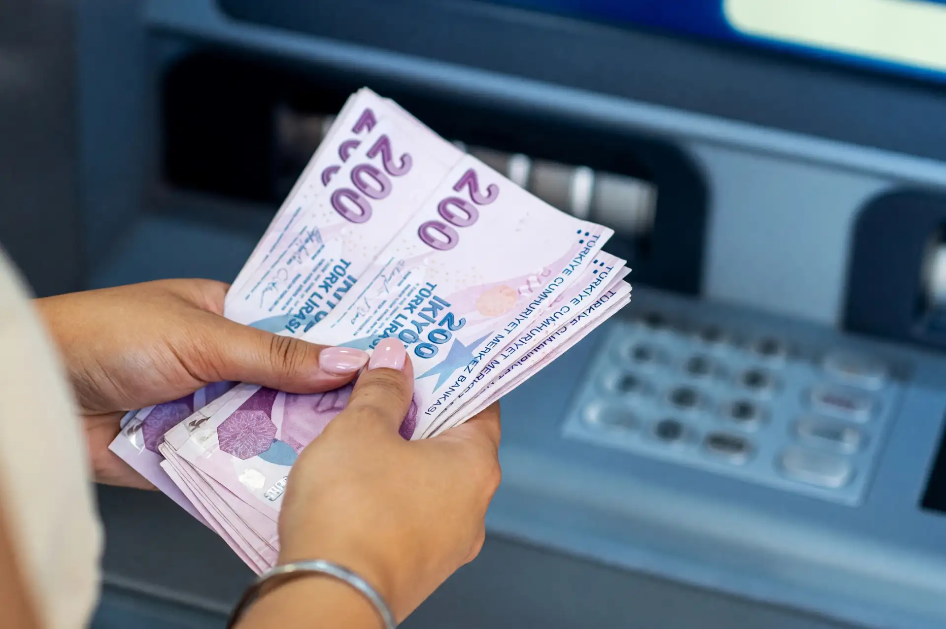 VGM burs başvuruları başladı: Üniversite öğrencilerine ne kadar burs verilecek?