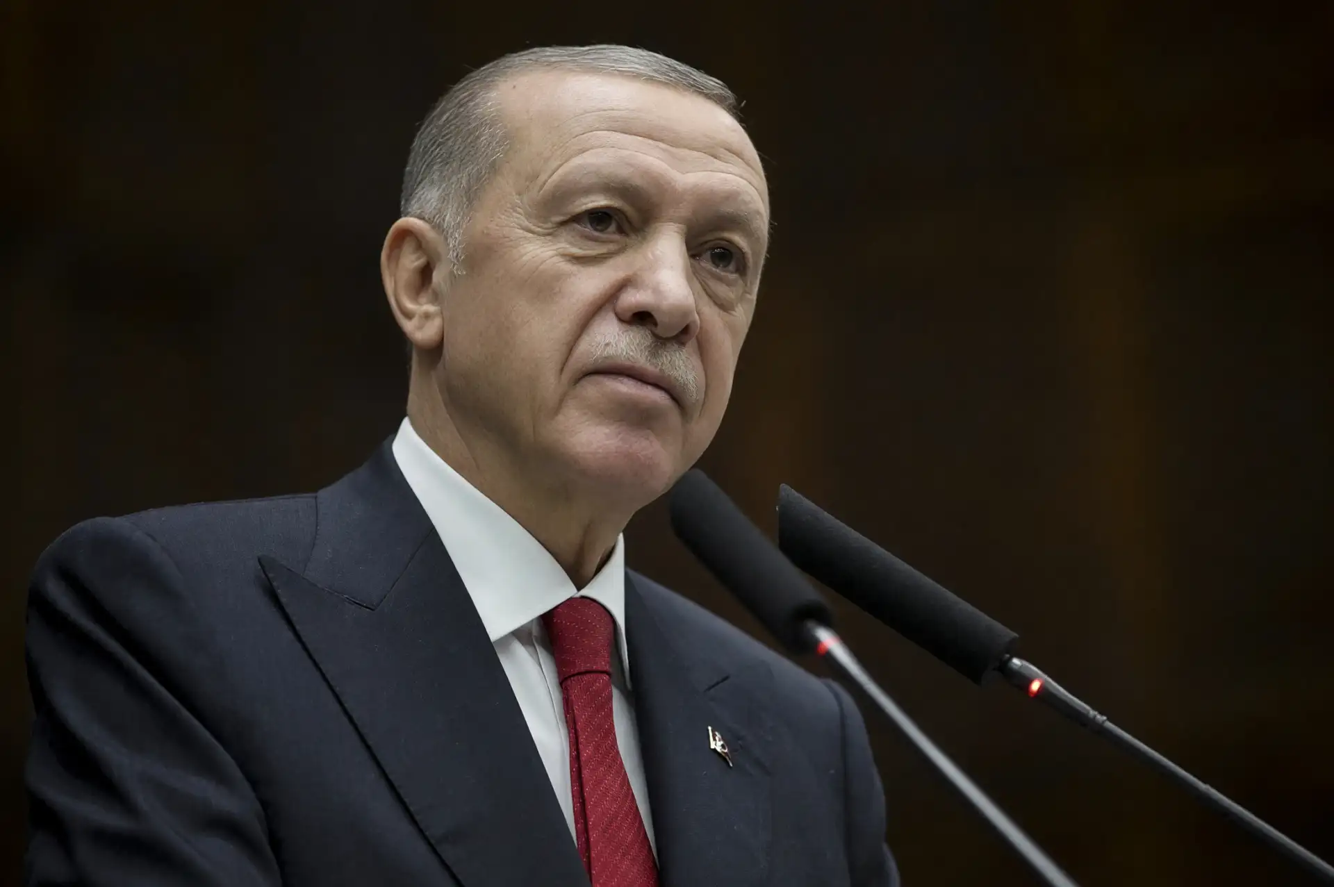Cumhurbaşkanı Erdoğan, Anne ve Babasının Mezarlarını Ziyaret Etti