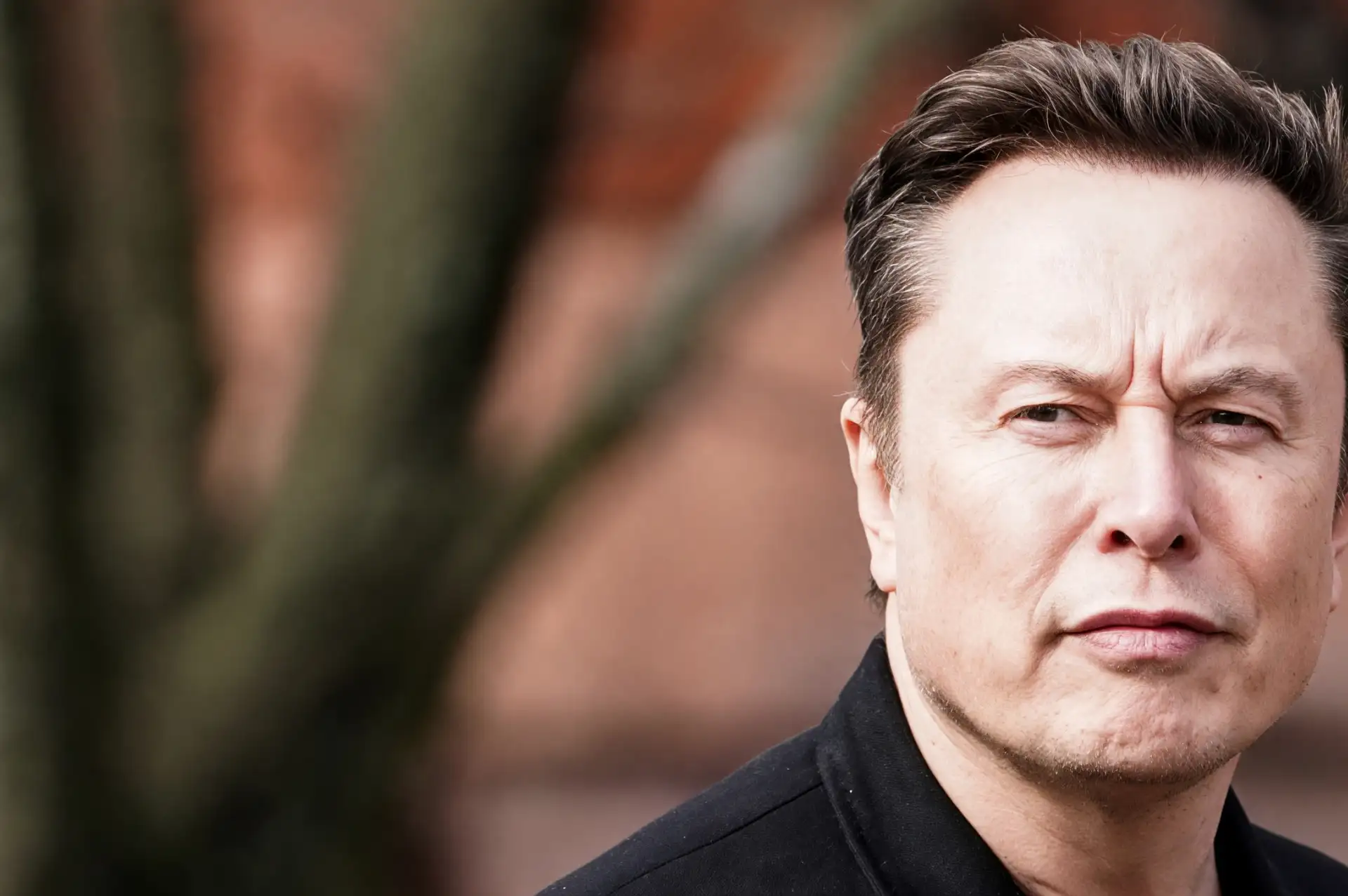 Musk: Ukrayna elitleri zenginleşiyor, halkın çocukları ölüyor
