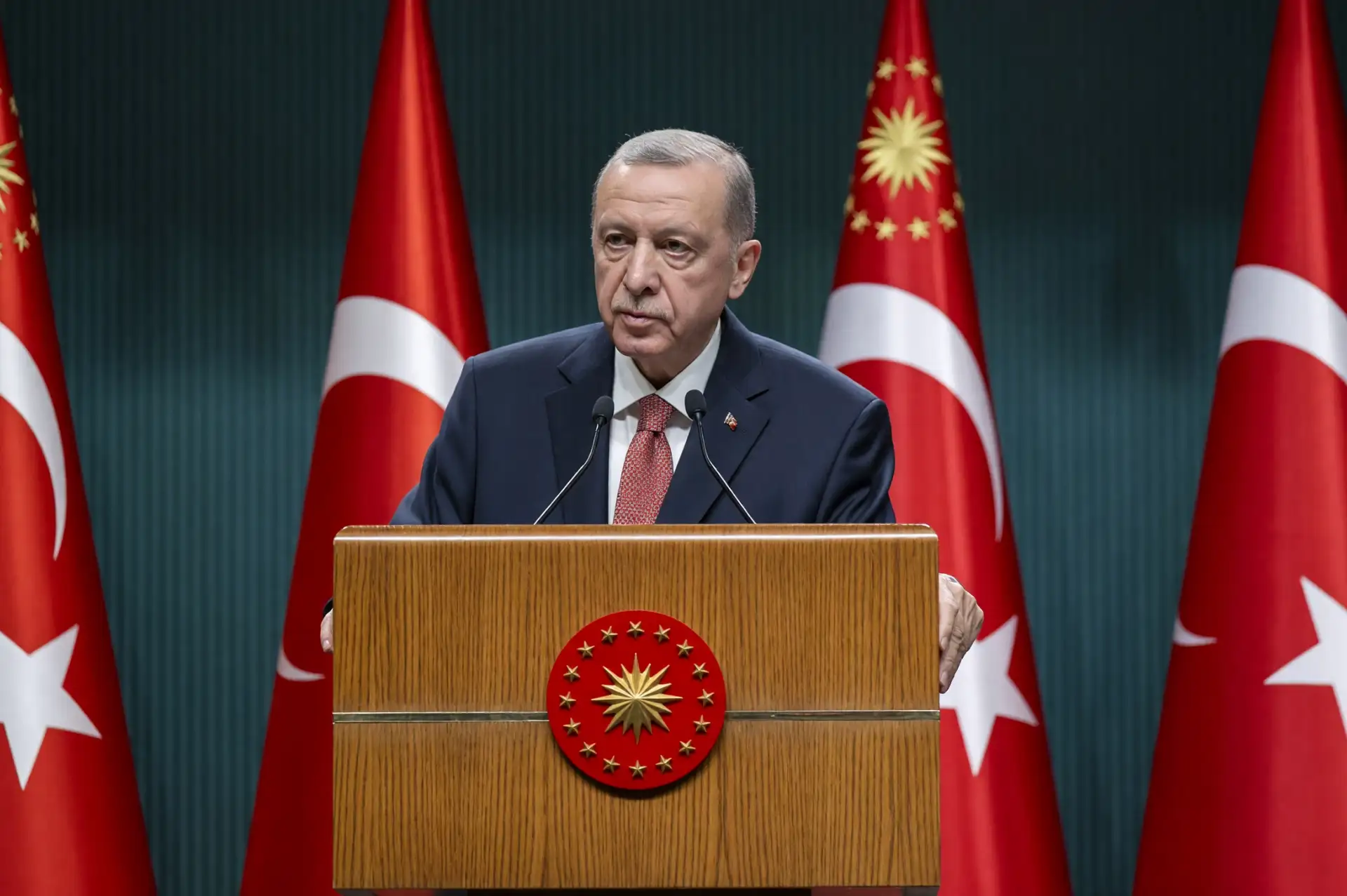 Kabine İki Haftalık Aranın Ardından Toplanıyor: Masada Piyasa Soruşturmaları, Doğu Akdeniz ve Diplomasi Var