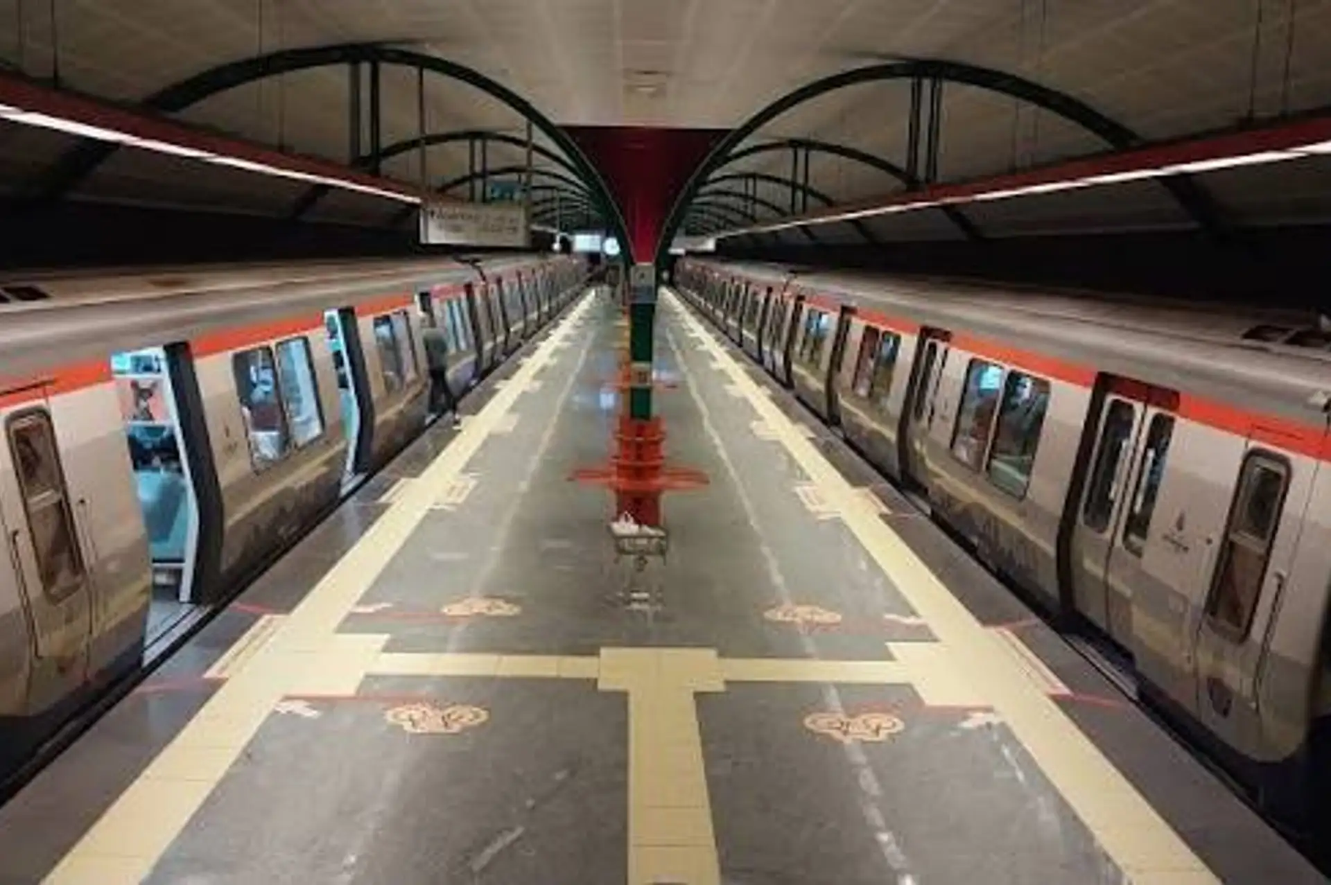 Derbi Gecesi İstanbul’da Raylar Durmayacak: Metrolara Gece Yarısı ve Seyrantepe Ayarı