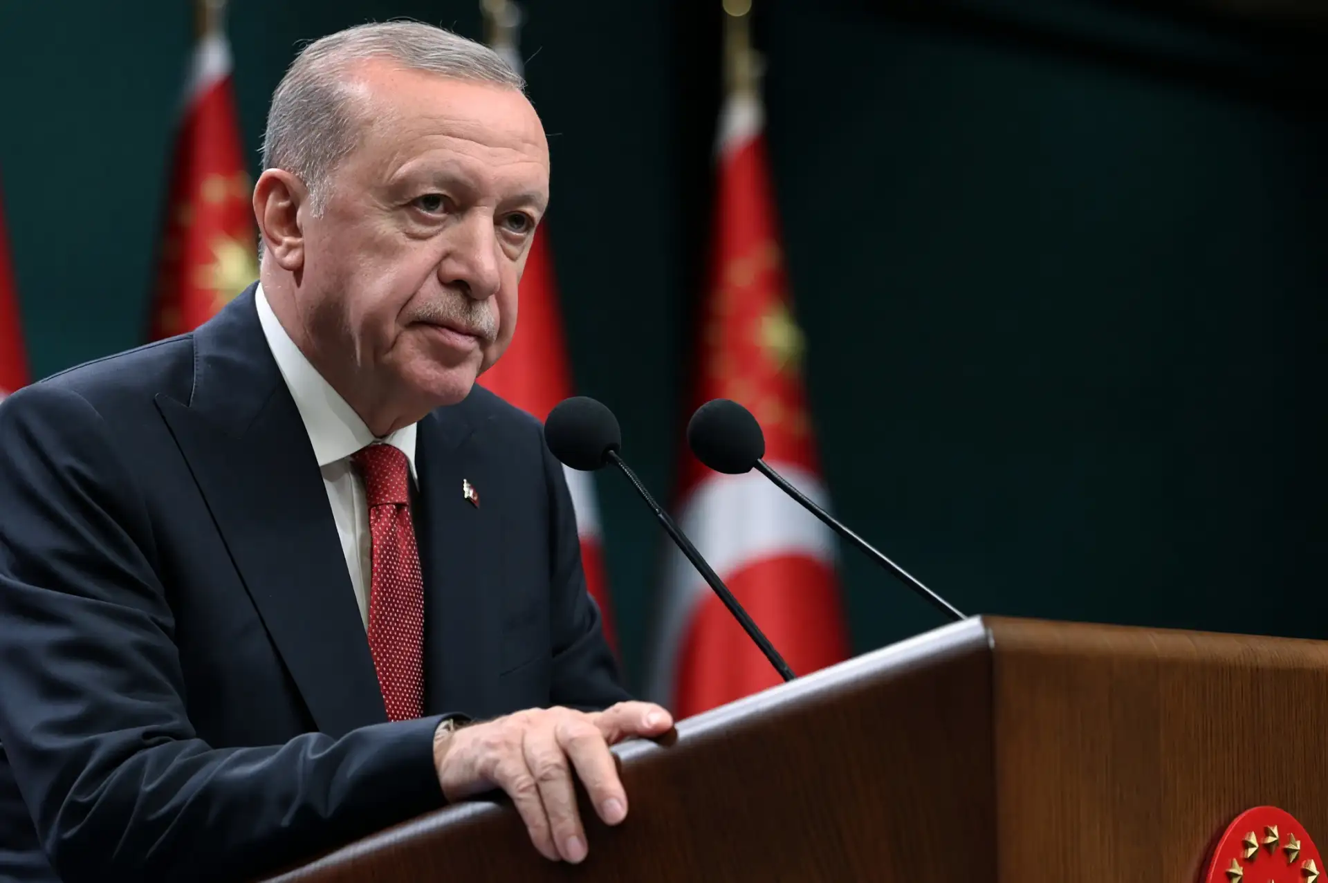 Kabine toplantısı fon piyasaları ve terör gündemiyle toplanıyor