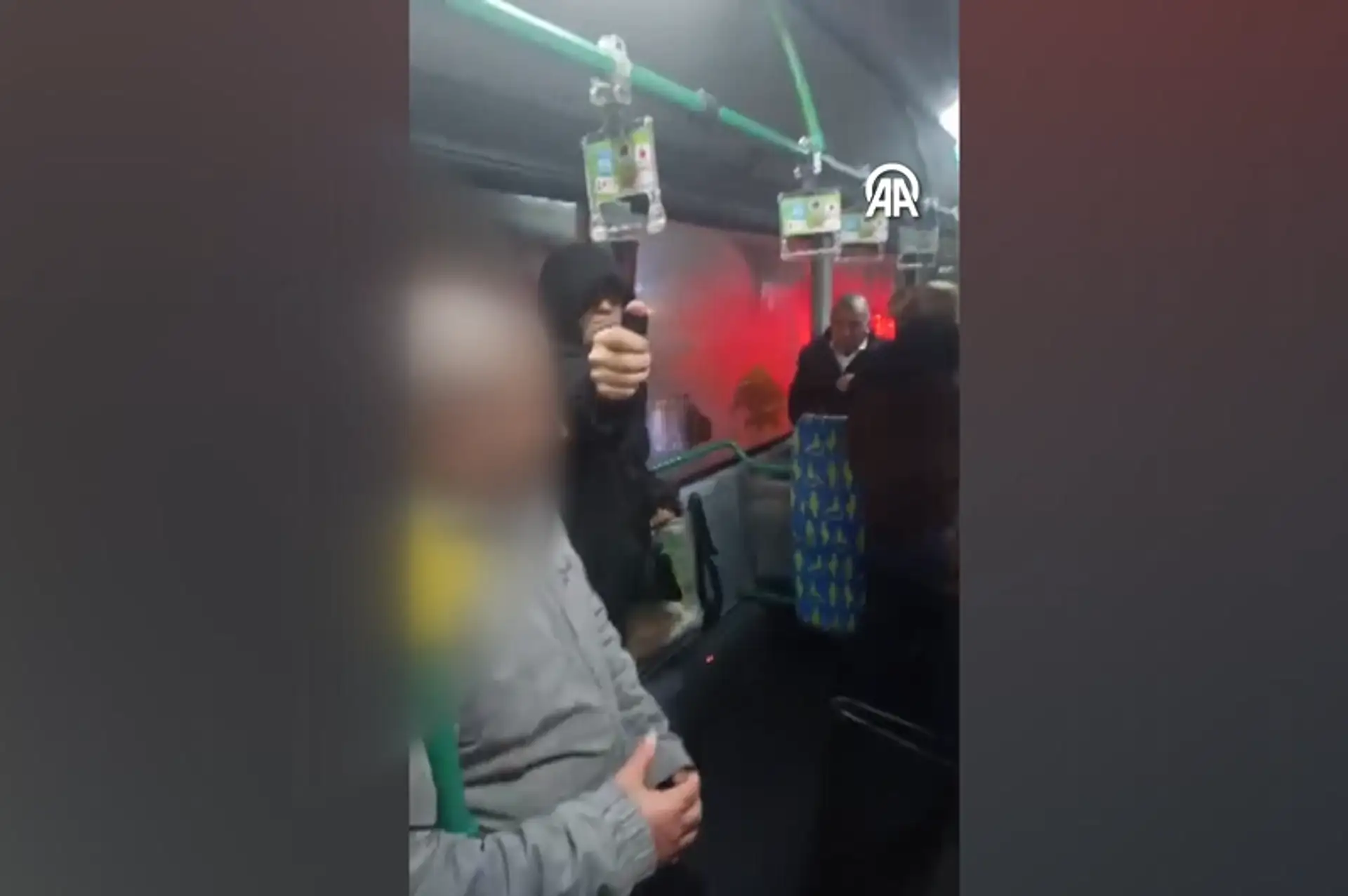 Bostancı'da otobüste biber gazı sıkan şüpheli kaçtı