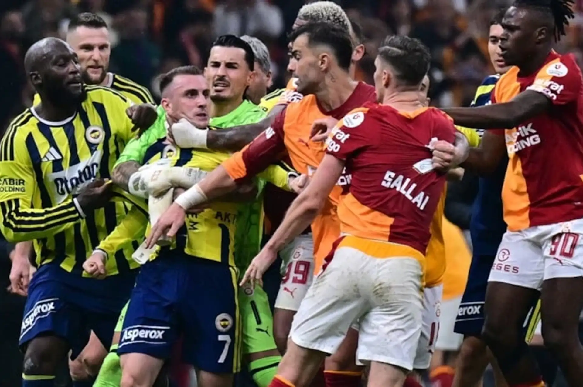 Galatasaray’dan Olaylı Derbi Sonrası Açıklama: “Gürültü Geçer, Gerçekler Kalır”