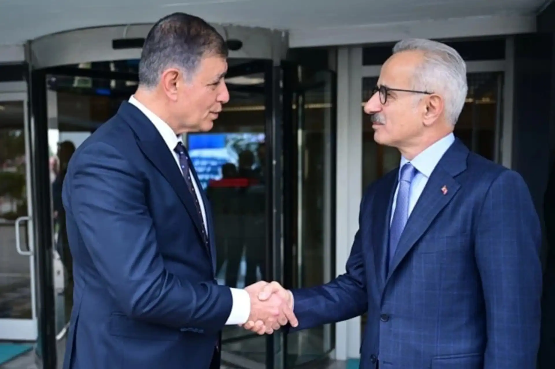 İzmir Ulaşımında Yeni Dönem: İkinci Çevre Yolu ve İZBAN İçin Harekete Geçiliyor
