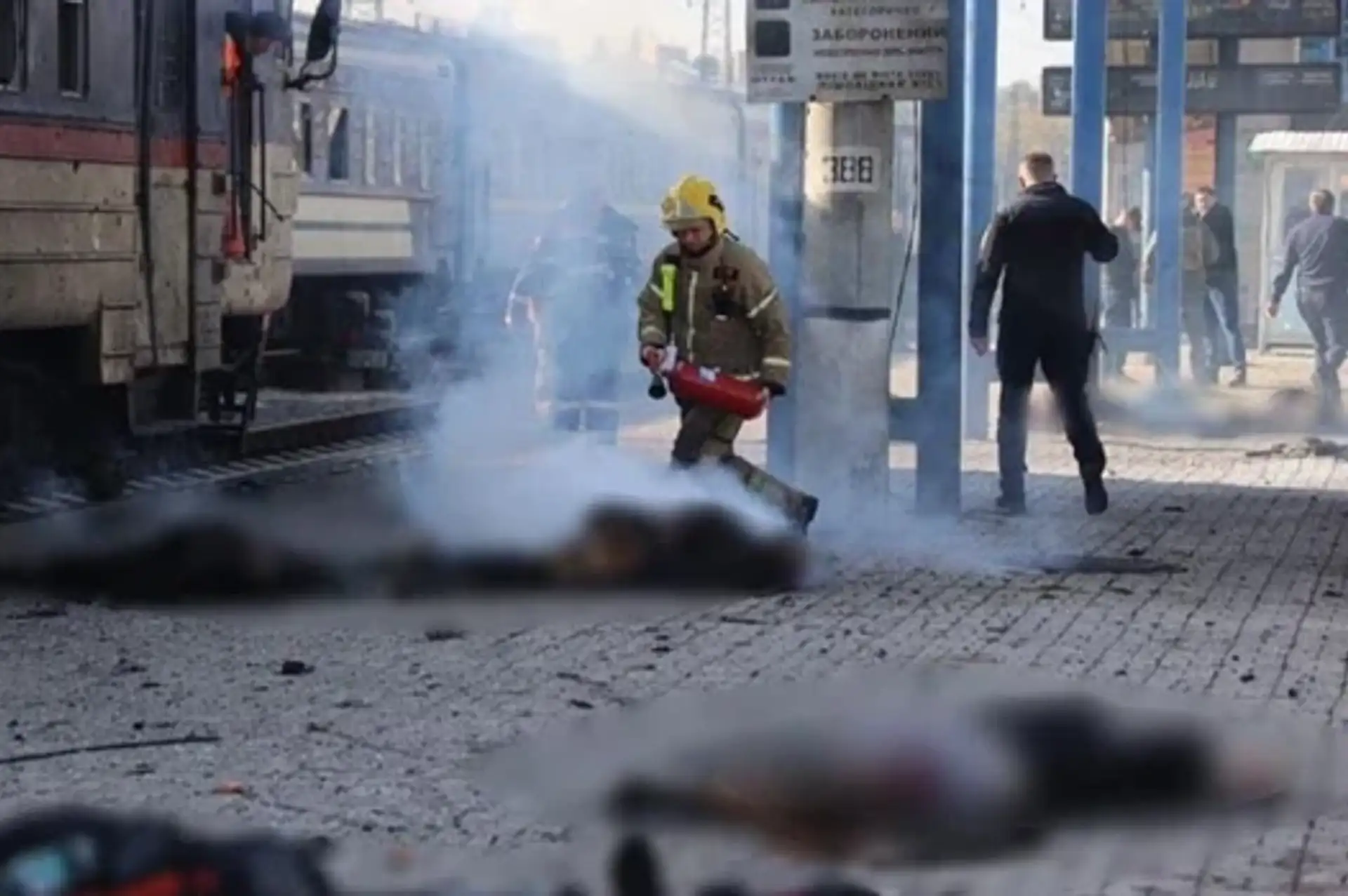 Rusya Ukrayna'da tren istasyonunu vurdu: 13 ölü, 10 yaralı