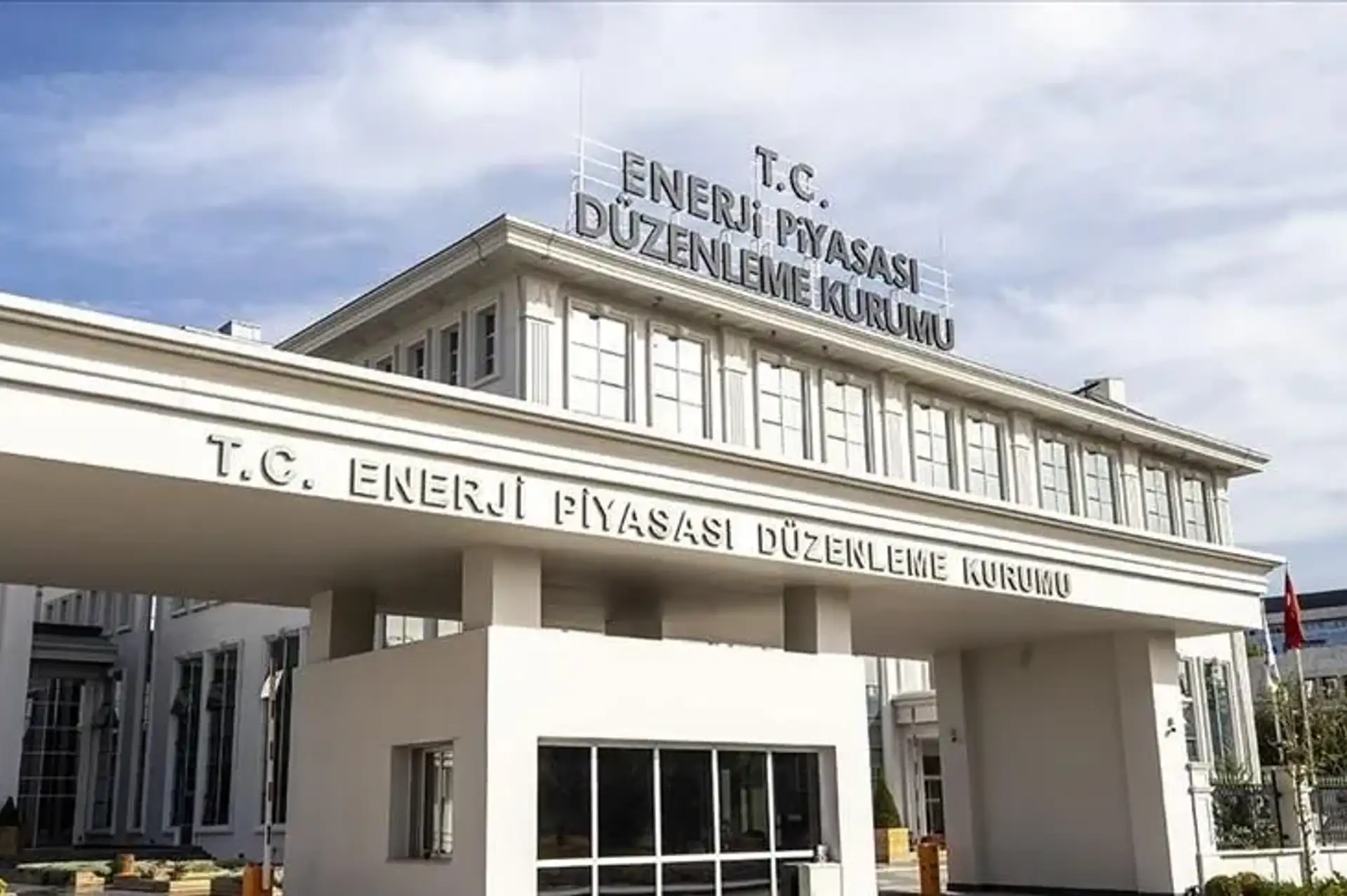 Elektrikte Limit Güncellemesi: 820 Lirayı Geçen Yüksek Fatura Ödeyecek