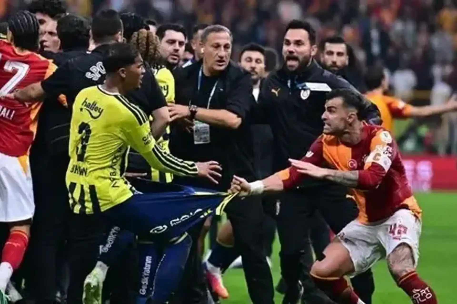 Derbi Sonrası PFDK Kararları Açıklandı: Abdülkerim’e 2, Brown’a 3 Maç Men